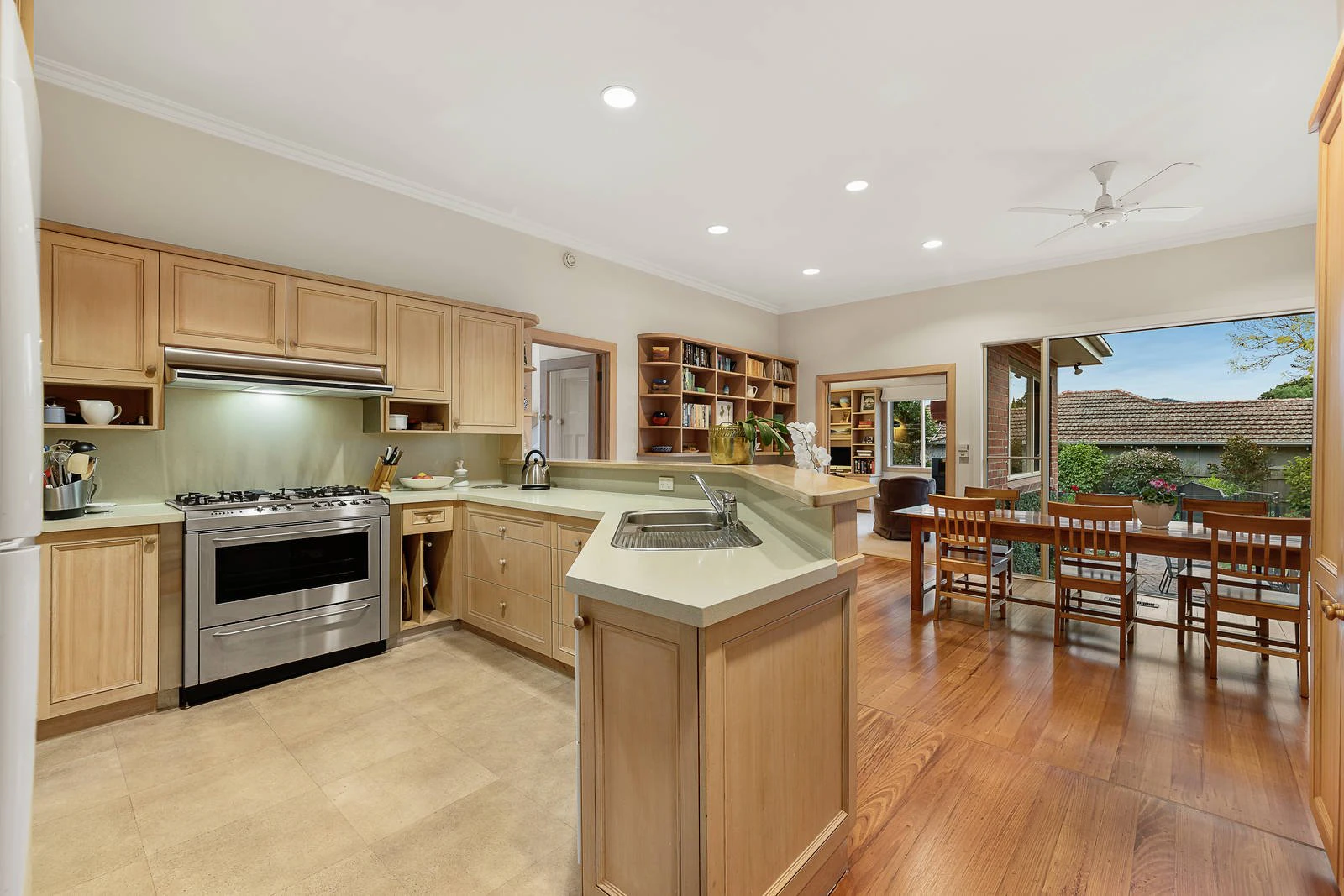21 Weybridge Street, Surrey Hills, VIC