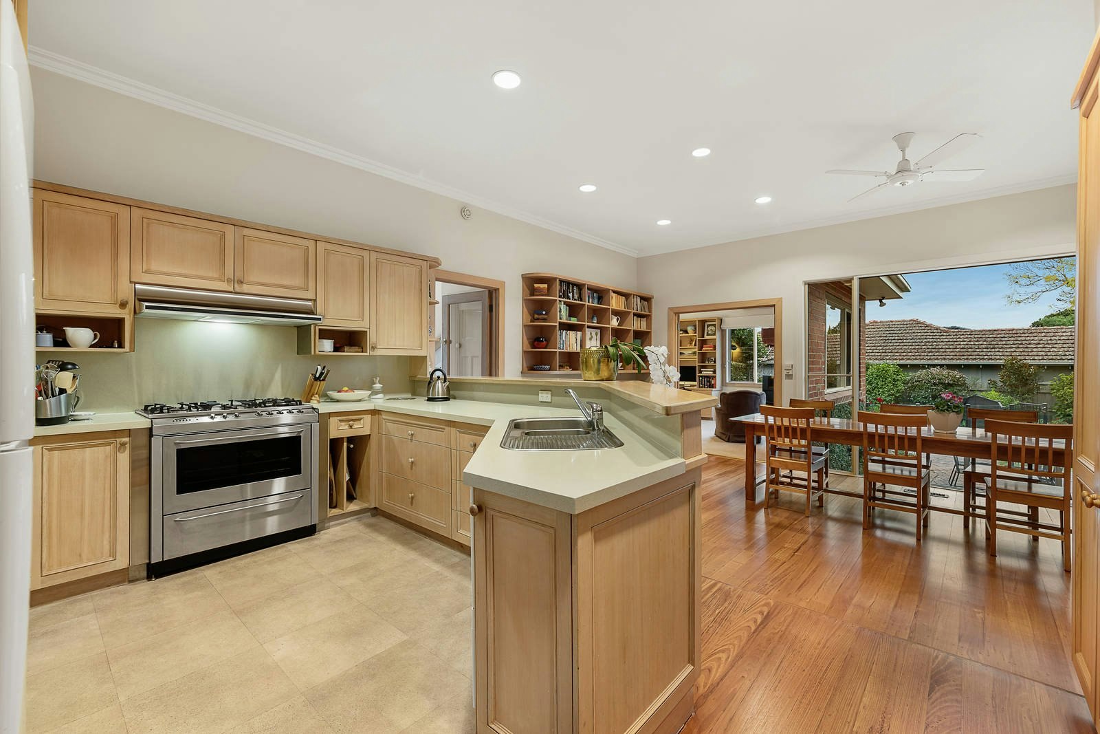 21 Weybridge Street, Surrey Hills, VIC