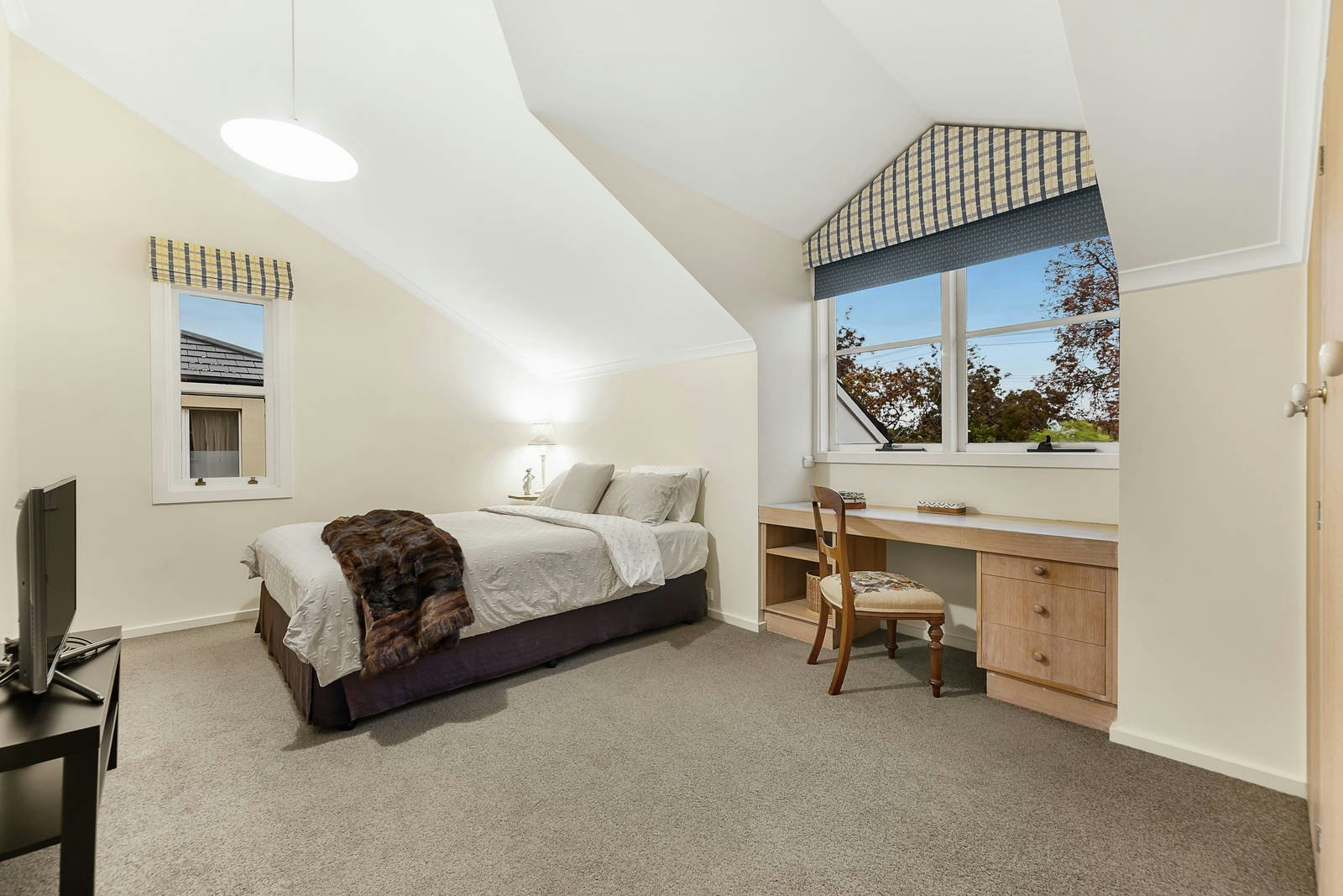 21 Weybridge Street, Surrey Hills, VIC