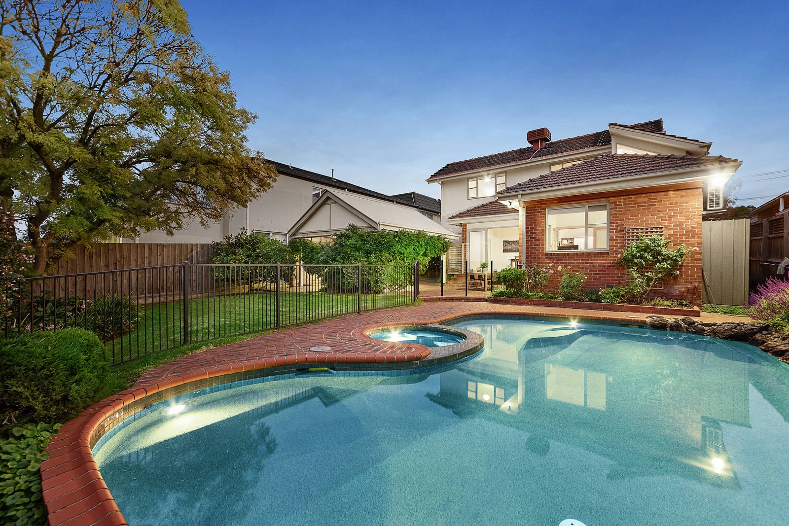 21 Weybridge Street, Surrey Hills, VIC
