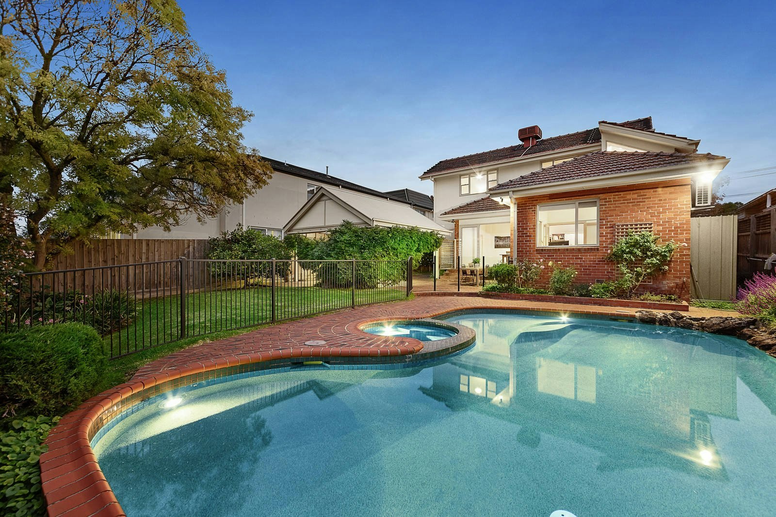 21 Weybridge Street, Surrey Hills, VIC