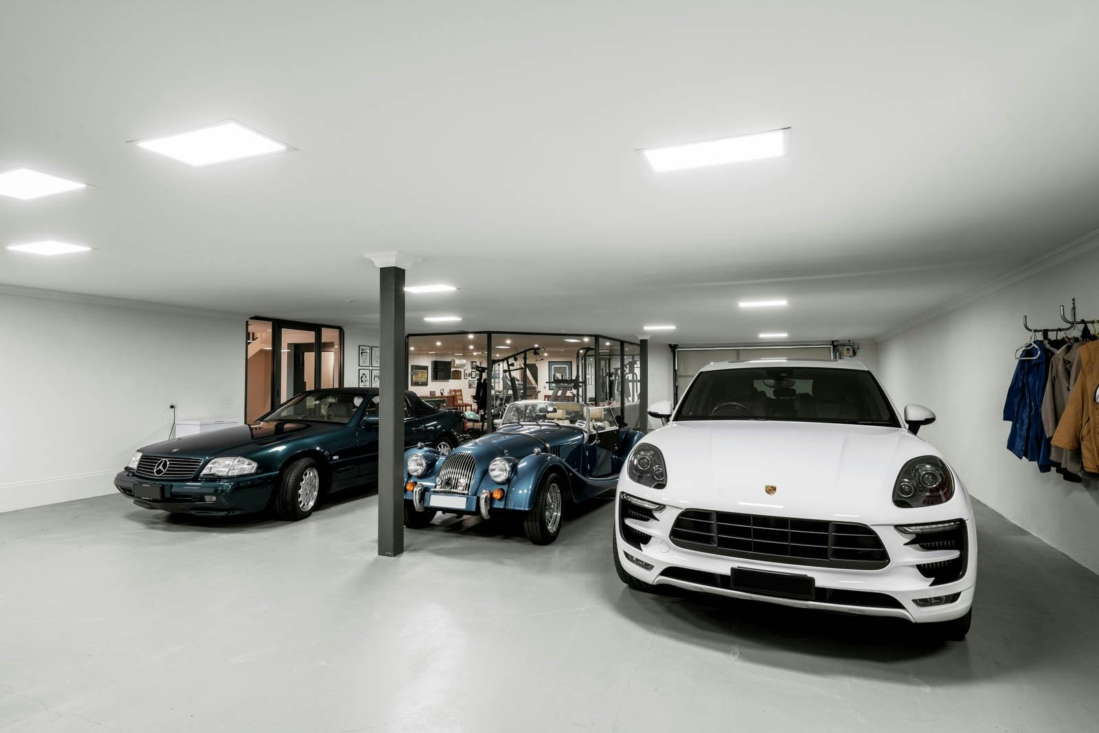 8 Yarradale Road, Toorak, VIC