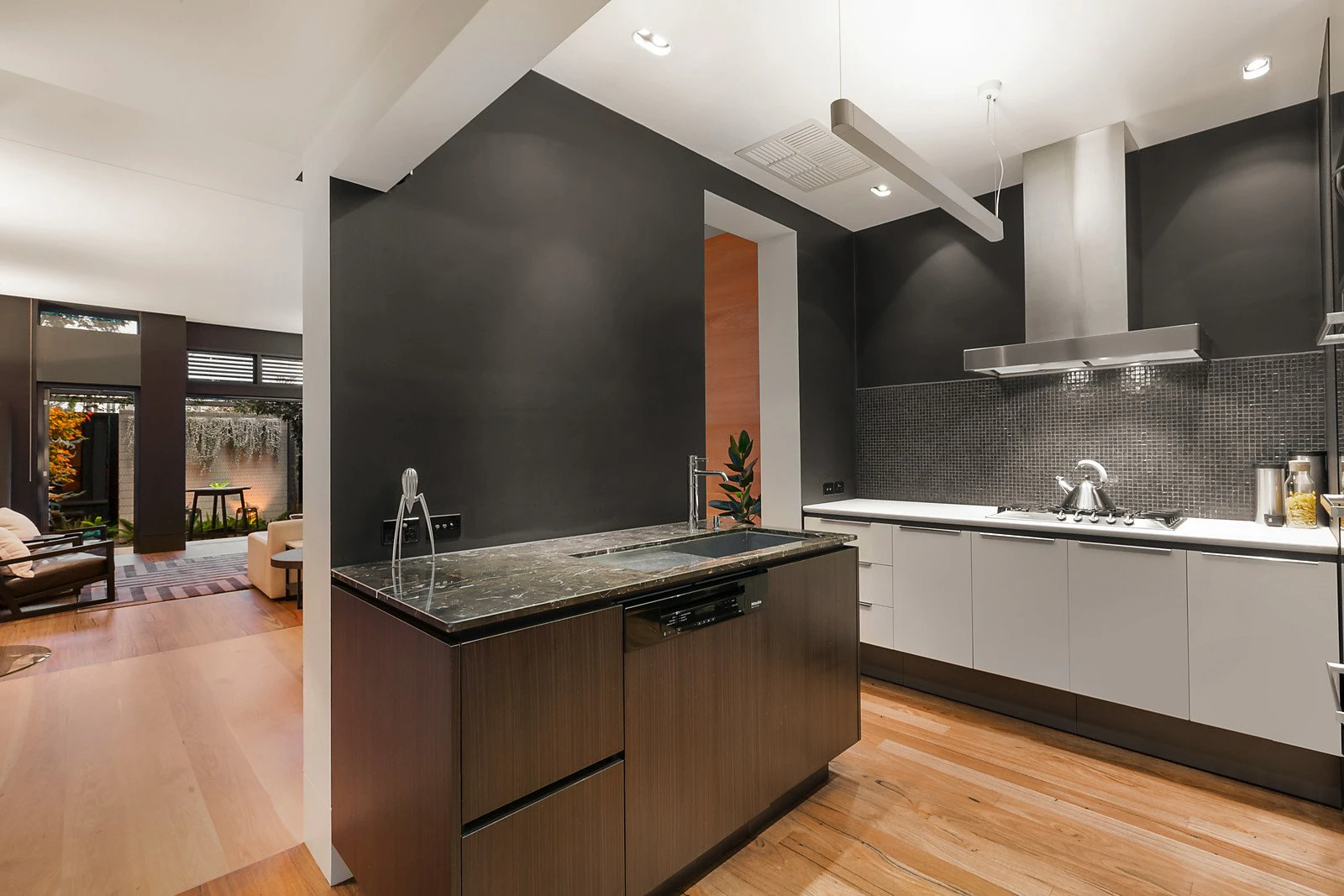 62 St Vincent Place North, Albert Park, VIC