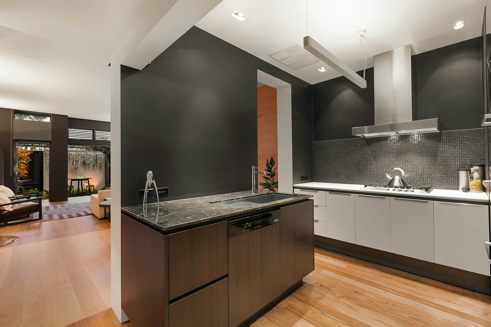 62 St Vincent Place North, Albert Park, VIC