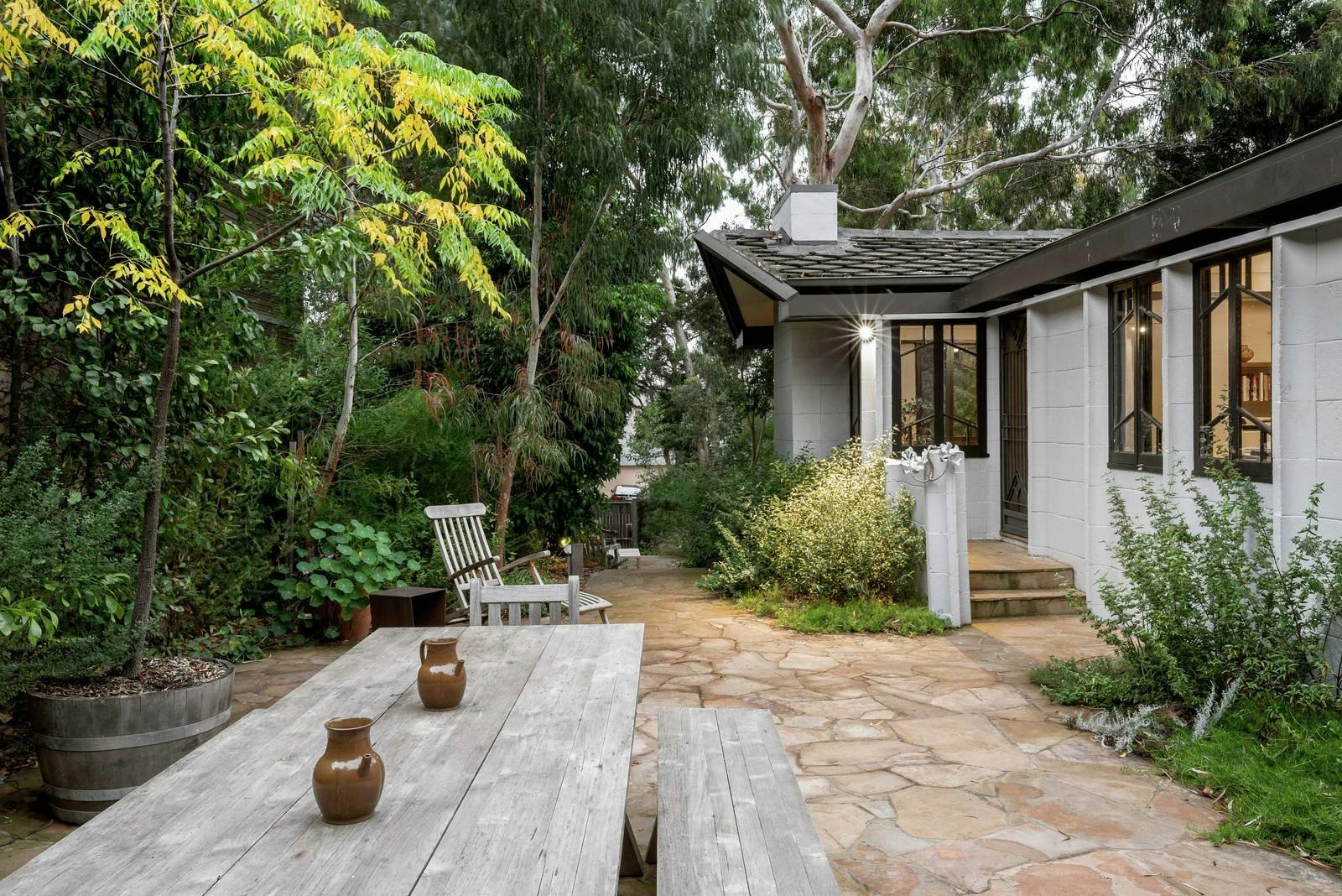 16a Glyndebourne Avenue, Toorak, VIC