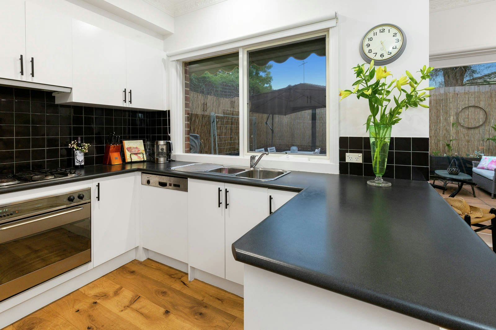 5/7 Lucerne Avenue, Mornington, VIC