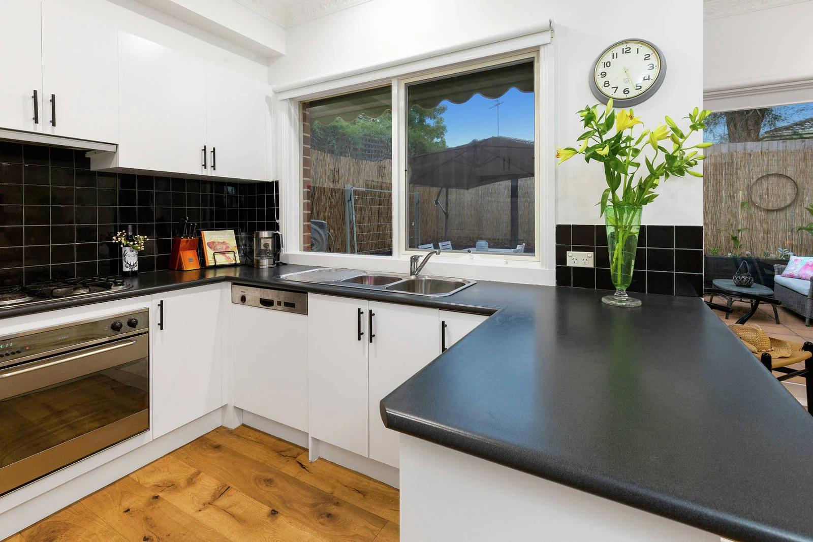 5/7 Lucerne Avenue, Mornington, VIC