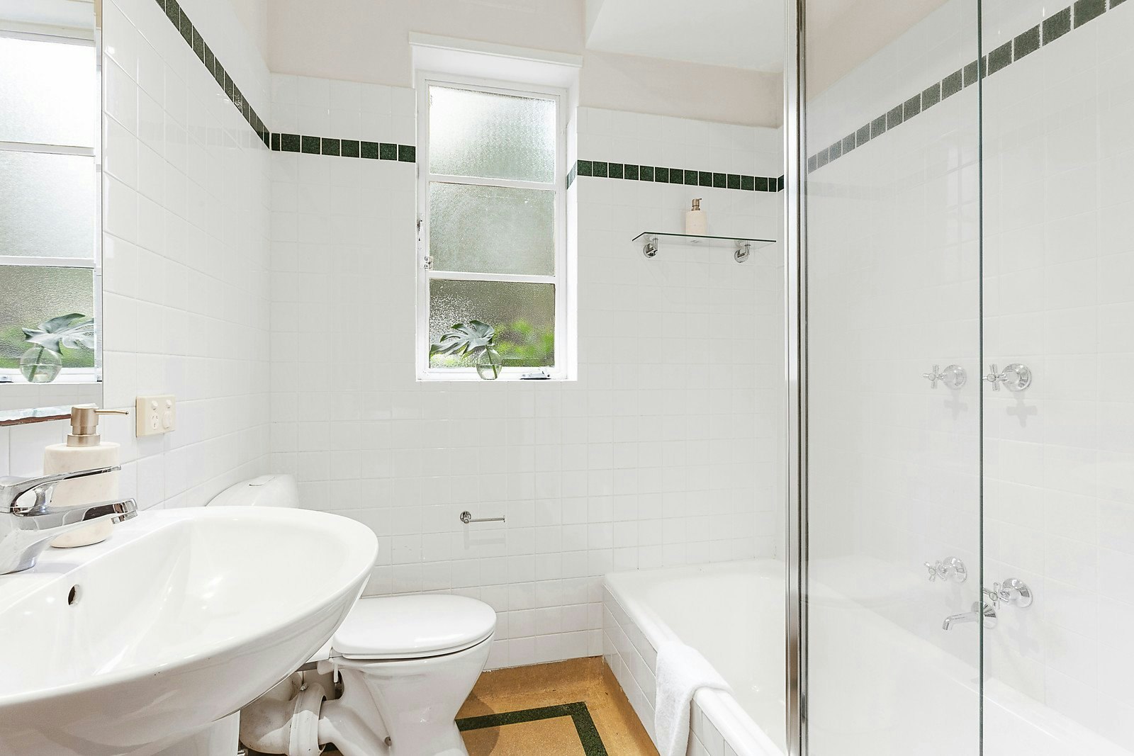 8/203 Brighton Road, Elwood, VIC