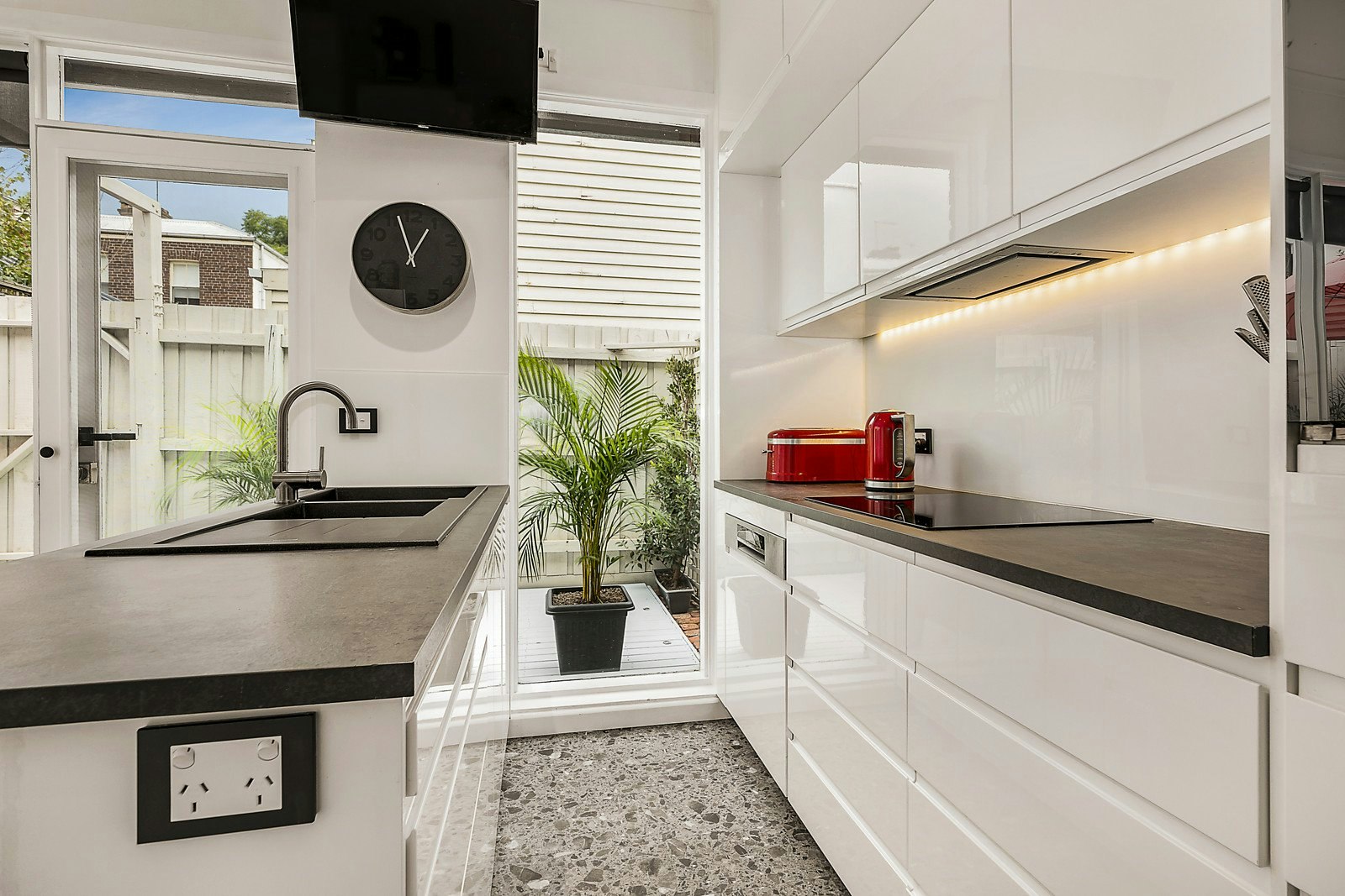 5 Young Street, Albert Park, VIC