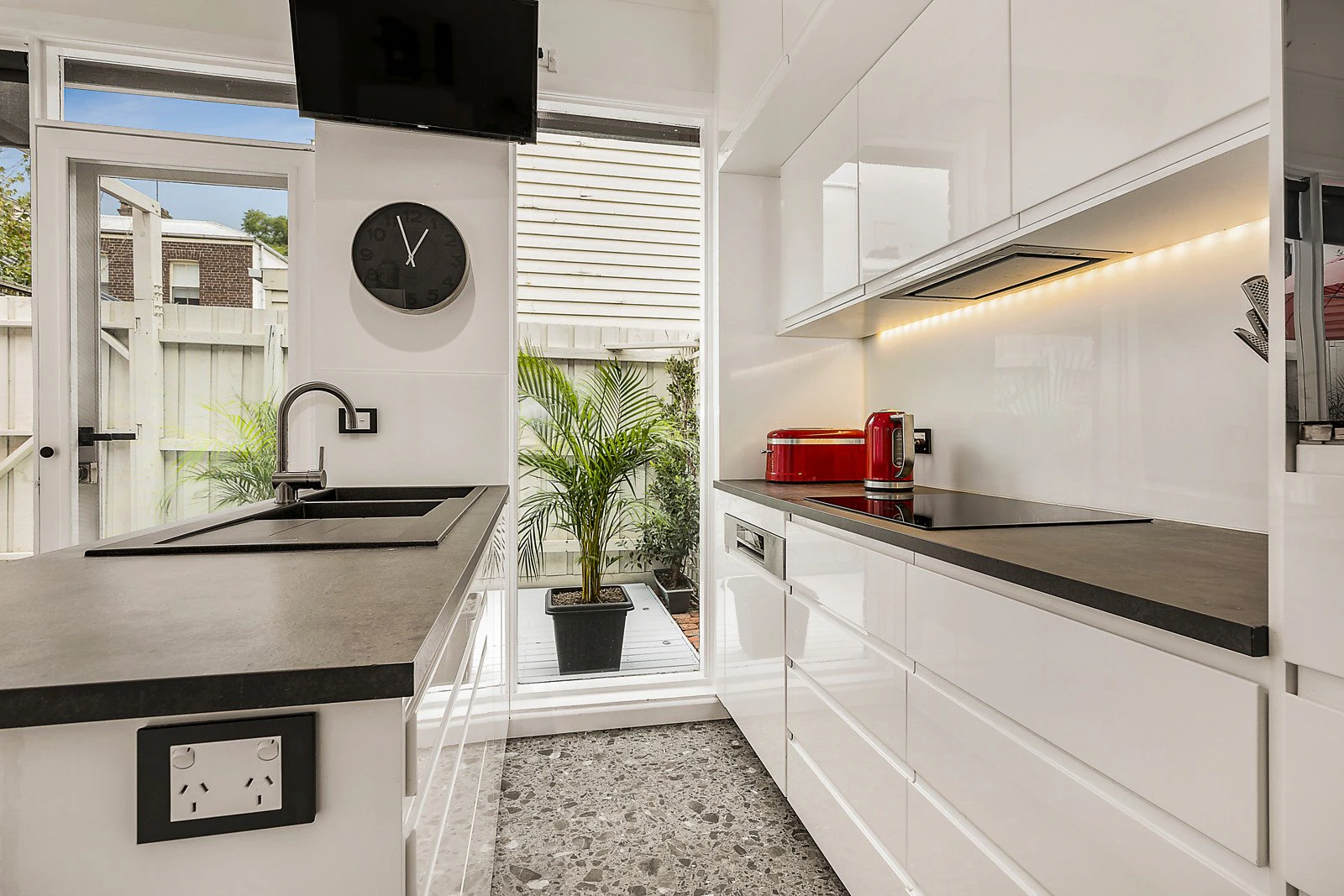 5 Young Street, Albert Park, VIC