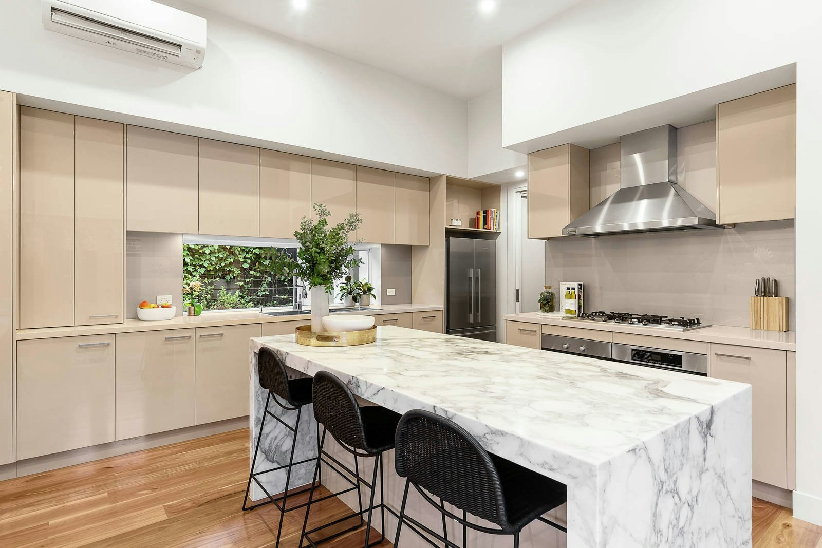 11 Howie Street, Glen Iris, VIC