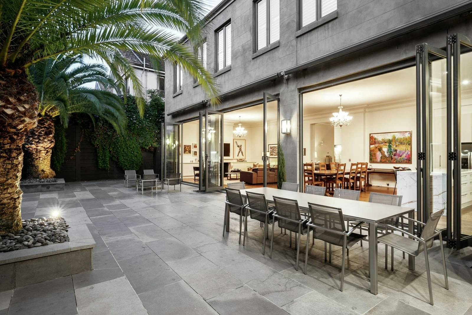 8 Yarradale Road, Toorak, VIC