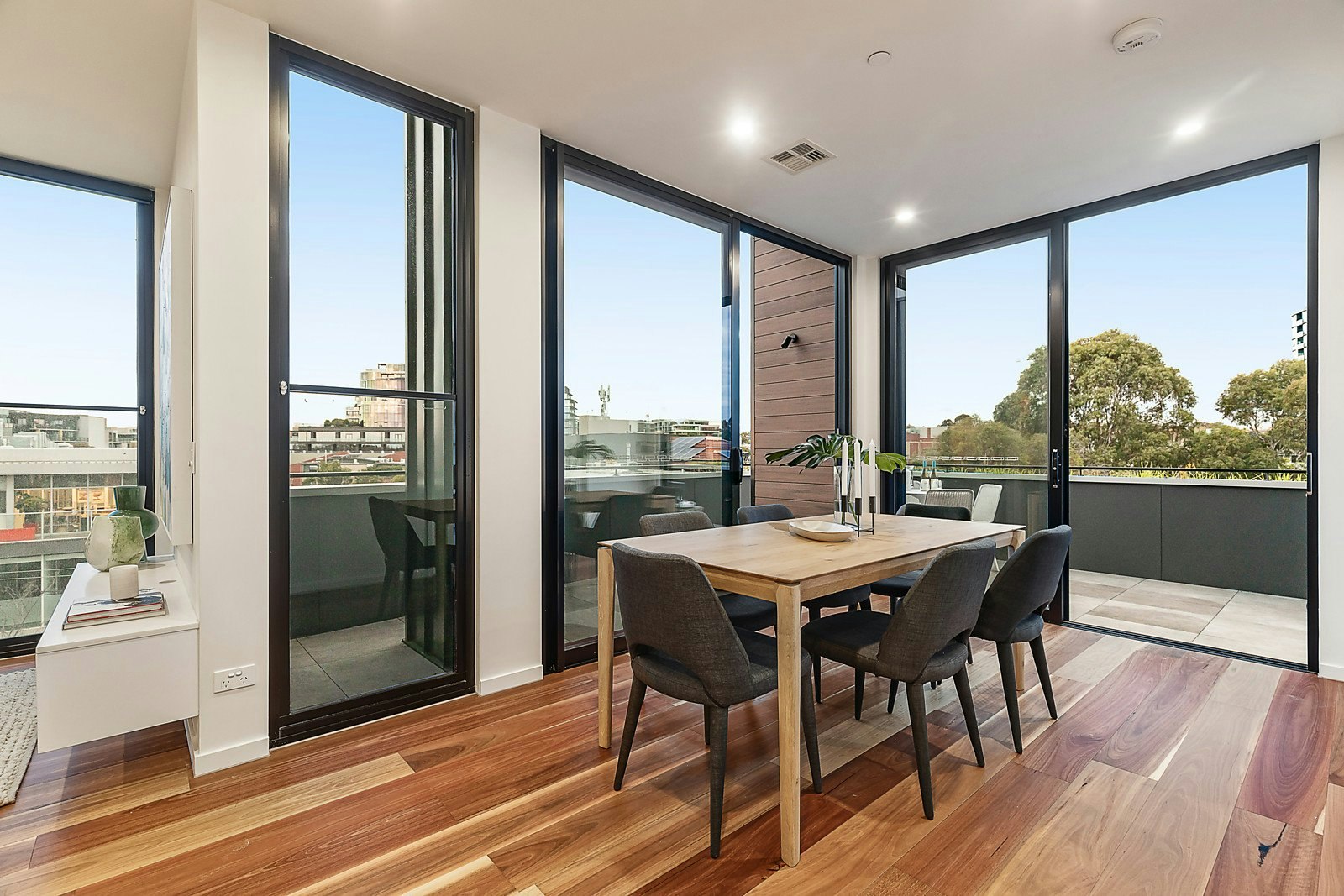 302/402 Riversdale Road, Hawthorn East, VIC