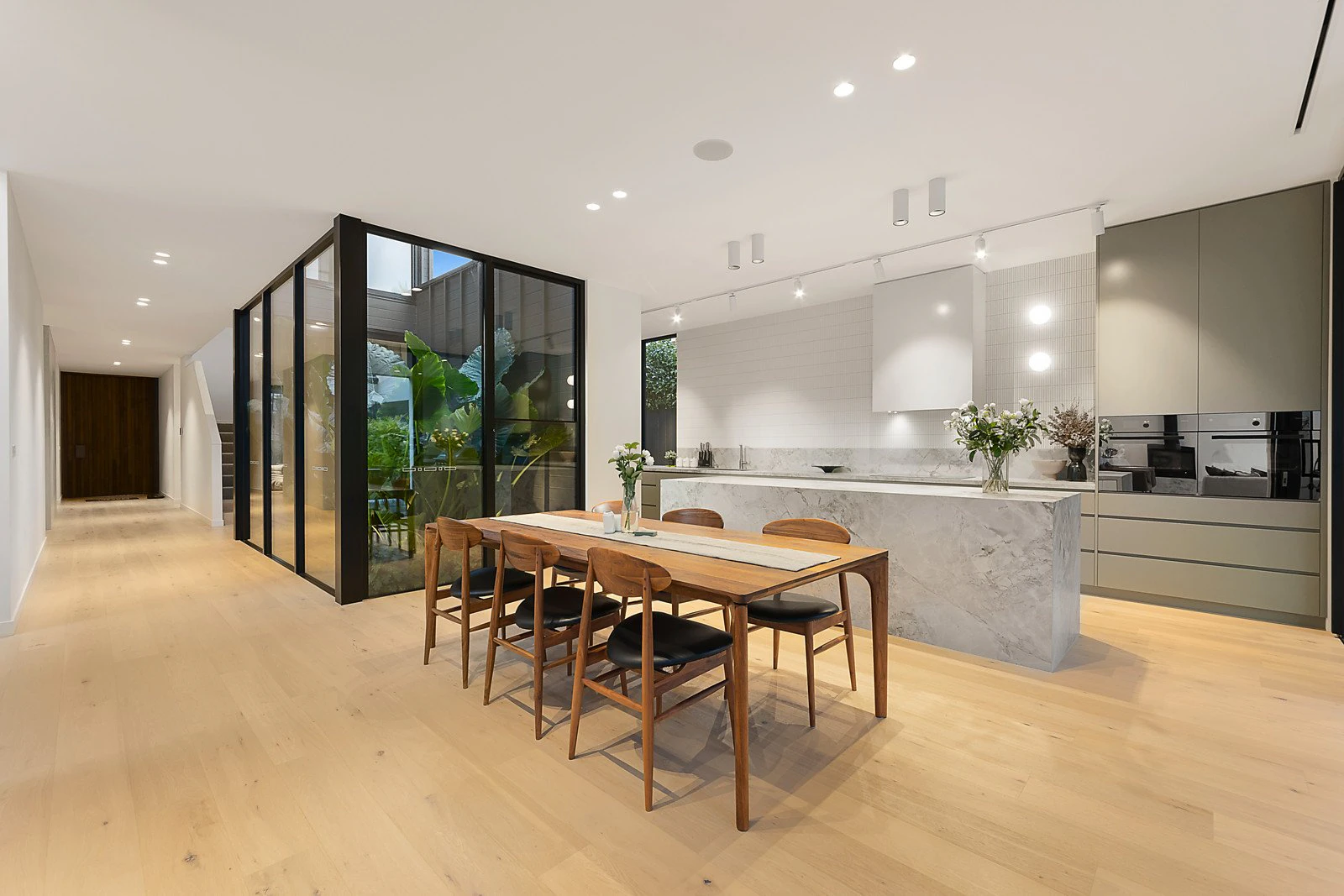 6 Ferndale Road, Glen Iris, VIC