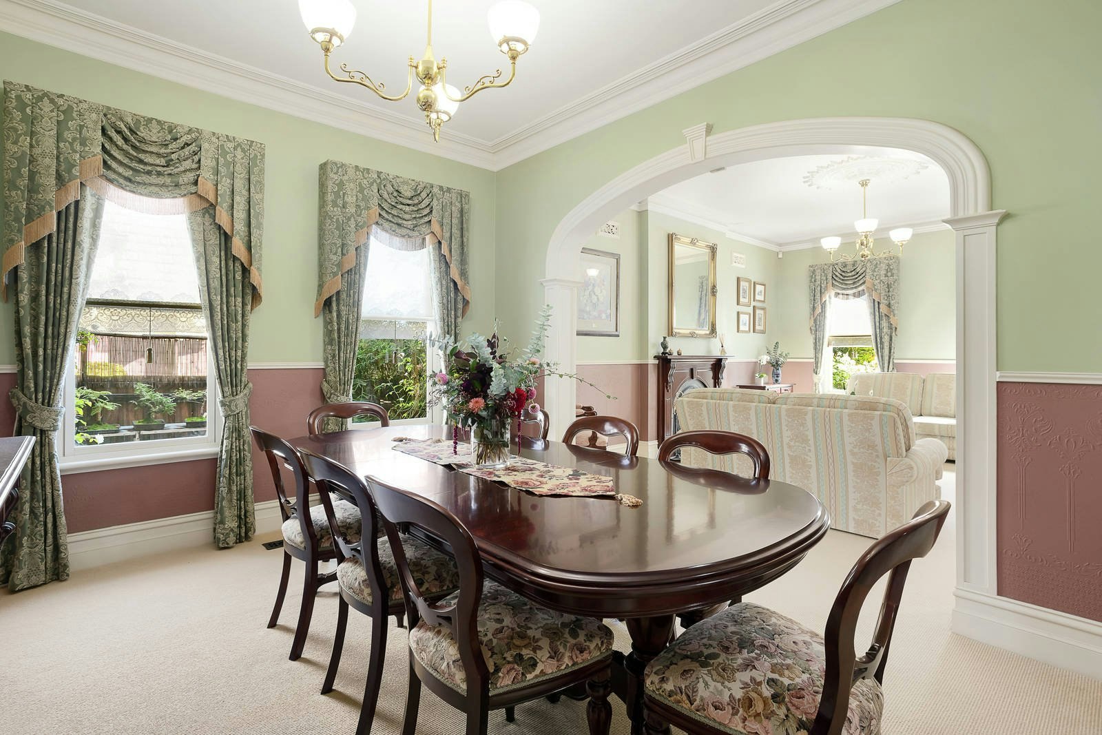 8 Riverside Drive, Kew East, VIC