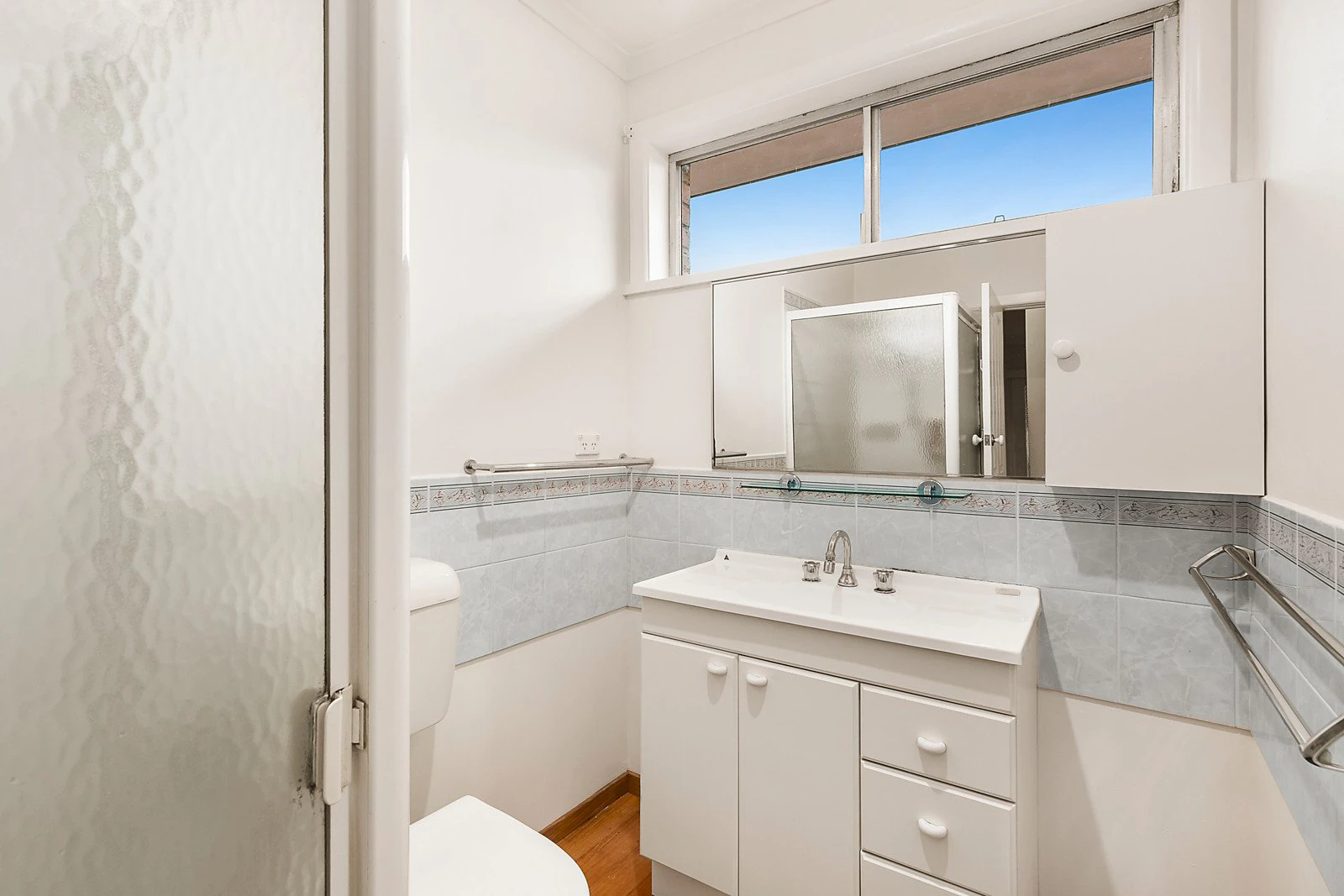 23 Robinlee Avenue, Burwood East, VIC