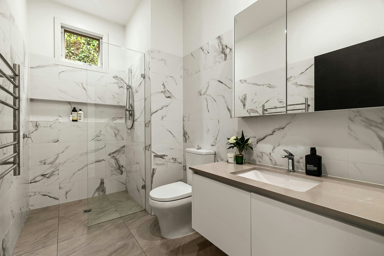 16 Carter Street, Albert Park, VIC