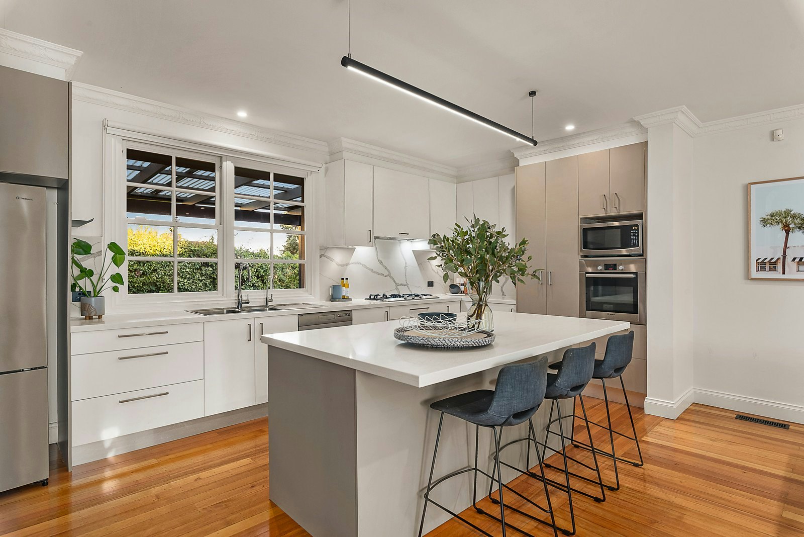 16 Chaucer Crescent, Canterbury, VIC