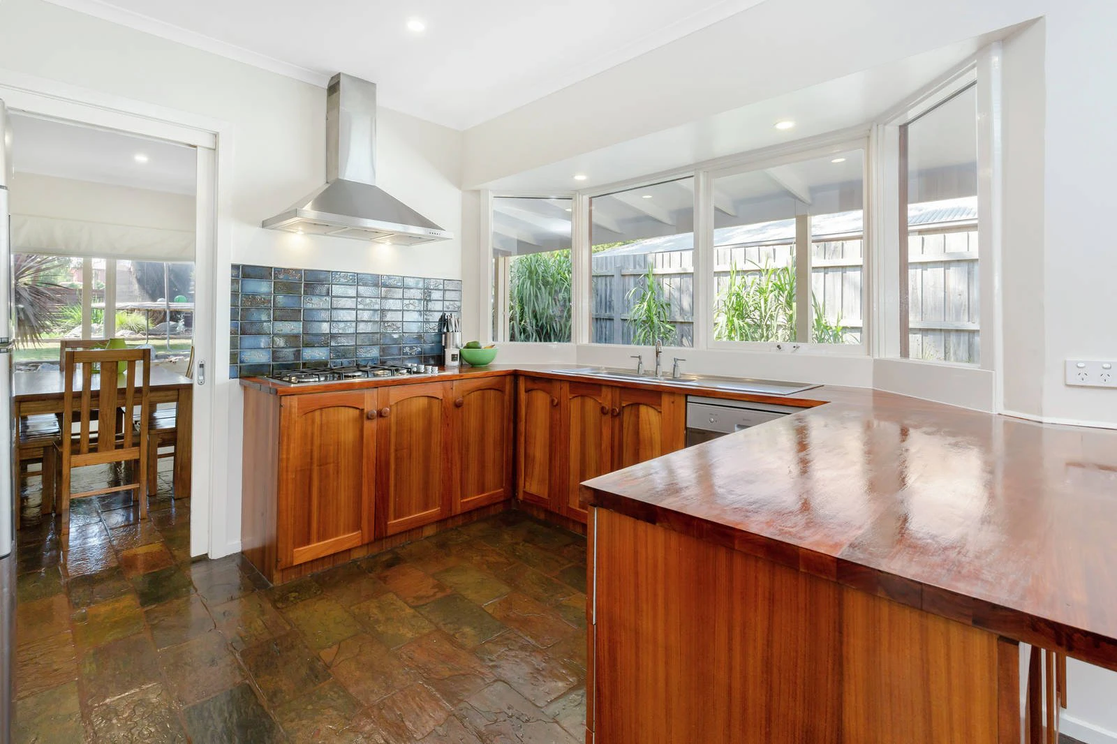 22 Wynnstay Road, Mount Eliza, VIC