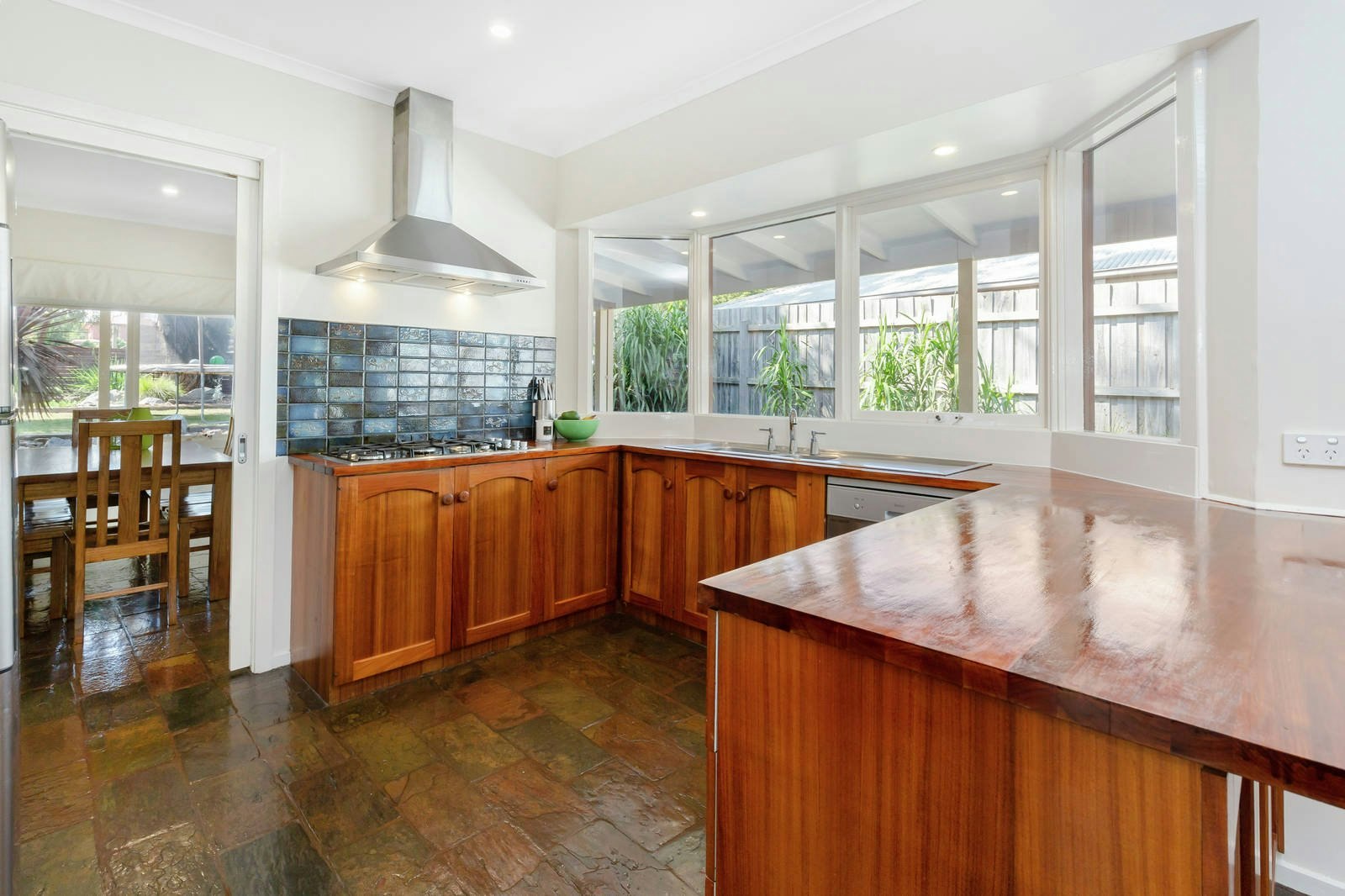 22 Wynnstay Road, Mount Eliza, VIC