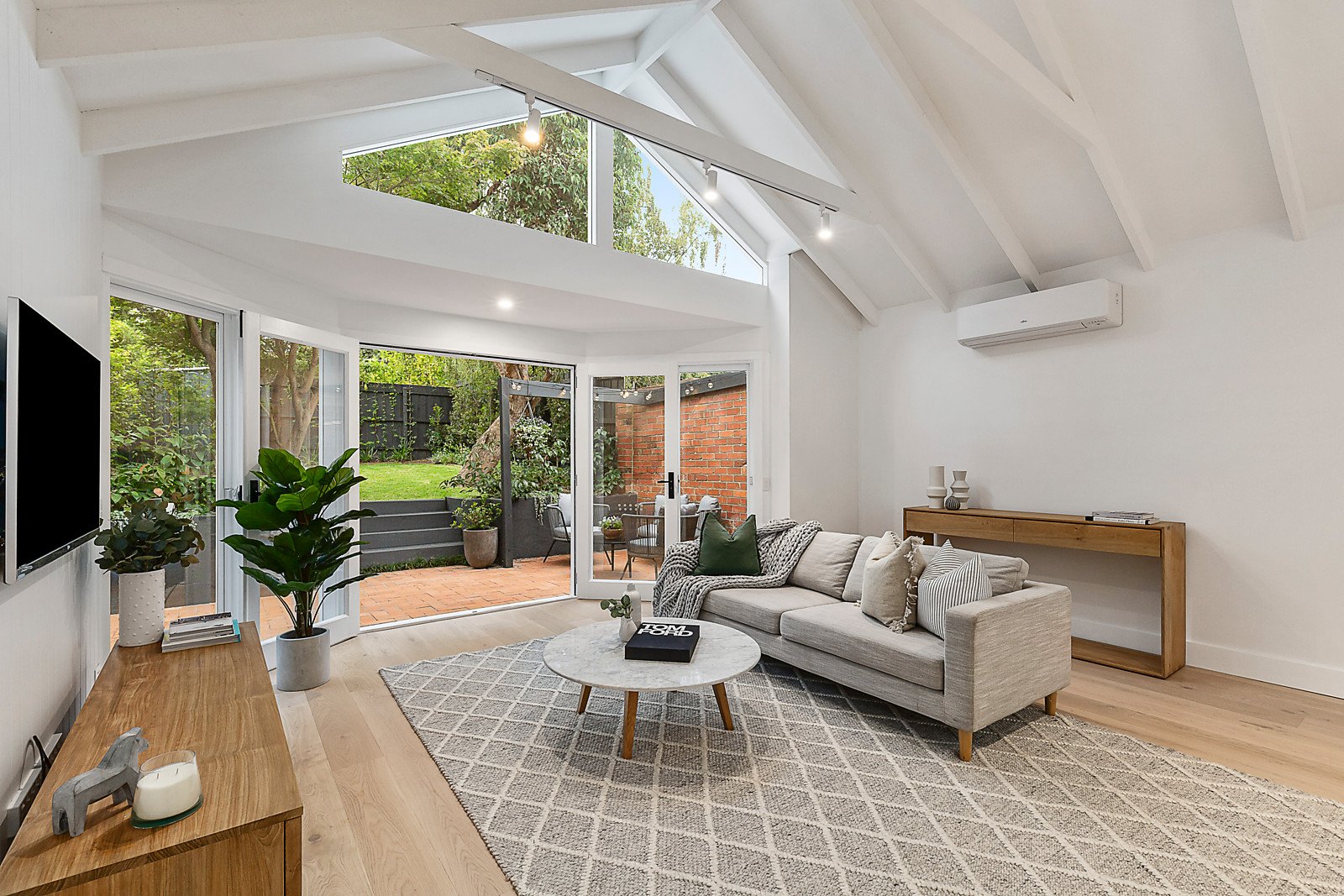 18 Empress Road, Surrey Hills - Thumbnail 3