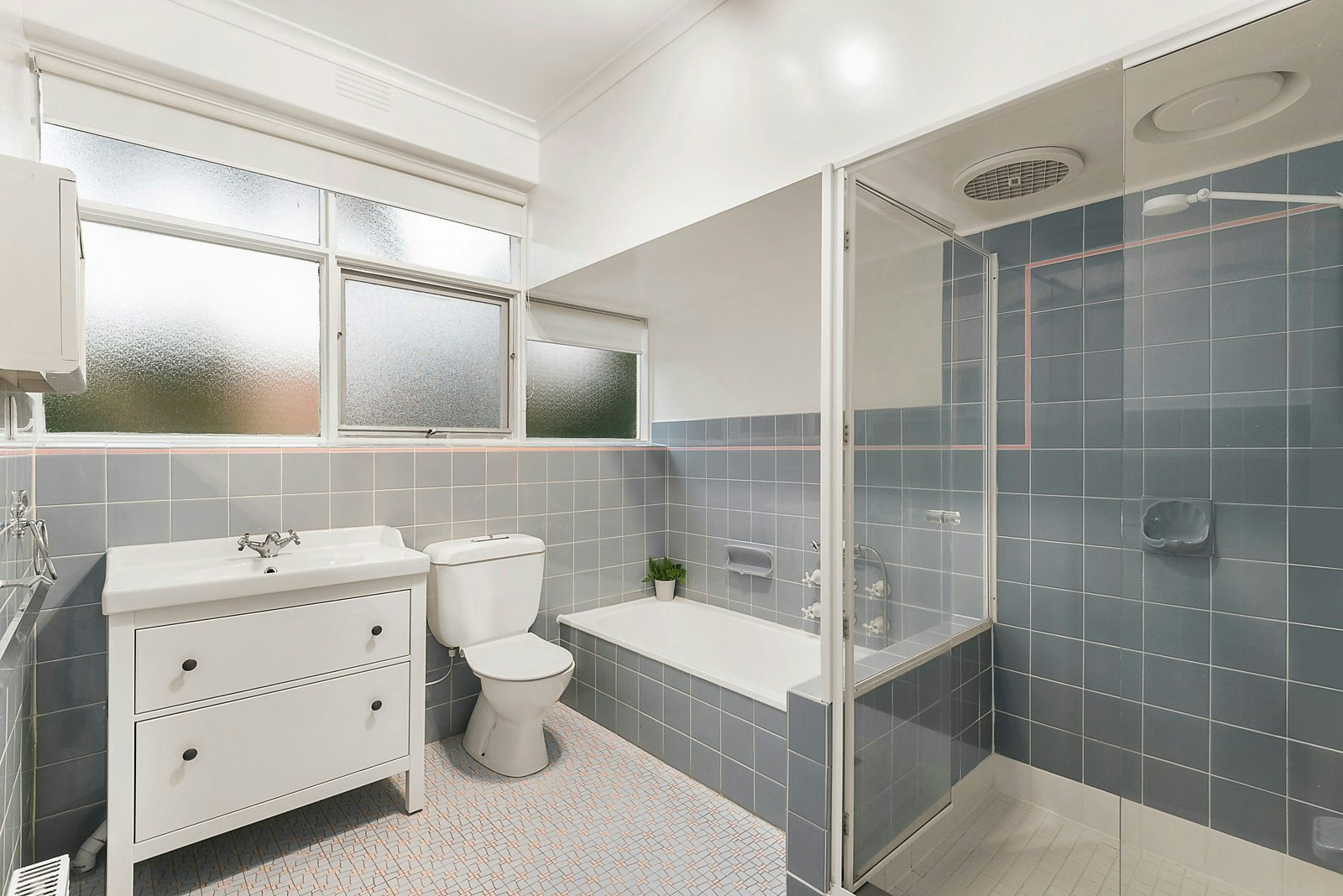 1/13 Callantina Road, Hawthorn, VIC