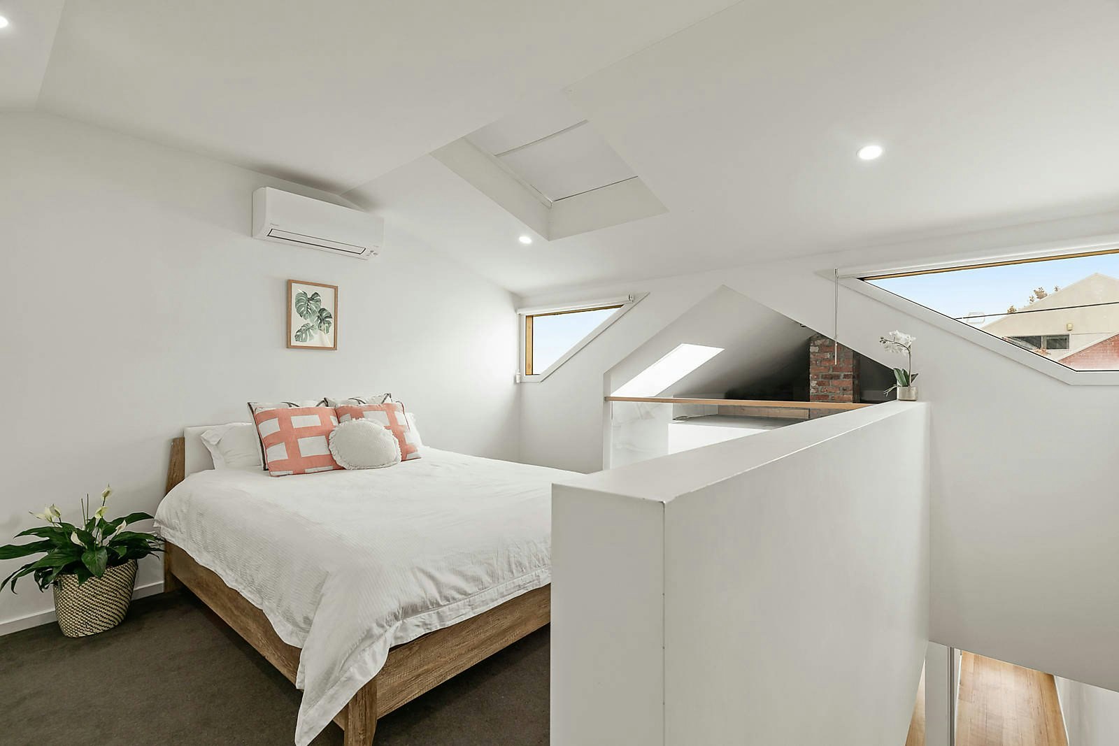 16 Carter Street, Albert Park, VIC