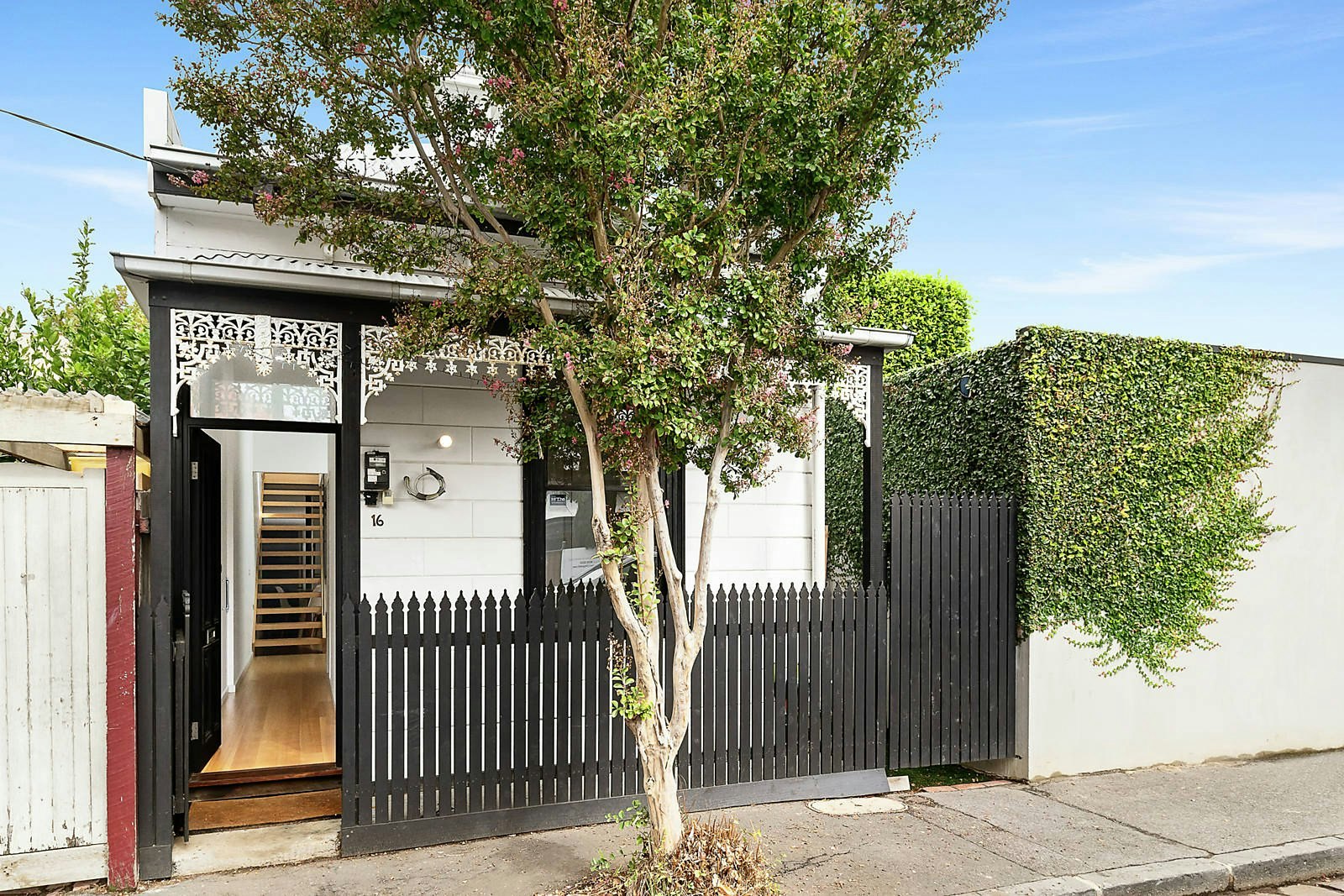 16 Carter Street, Albert Park, VIC