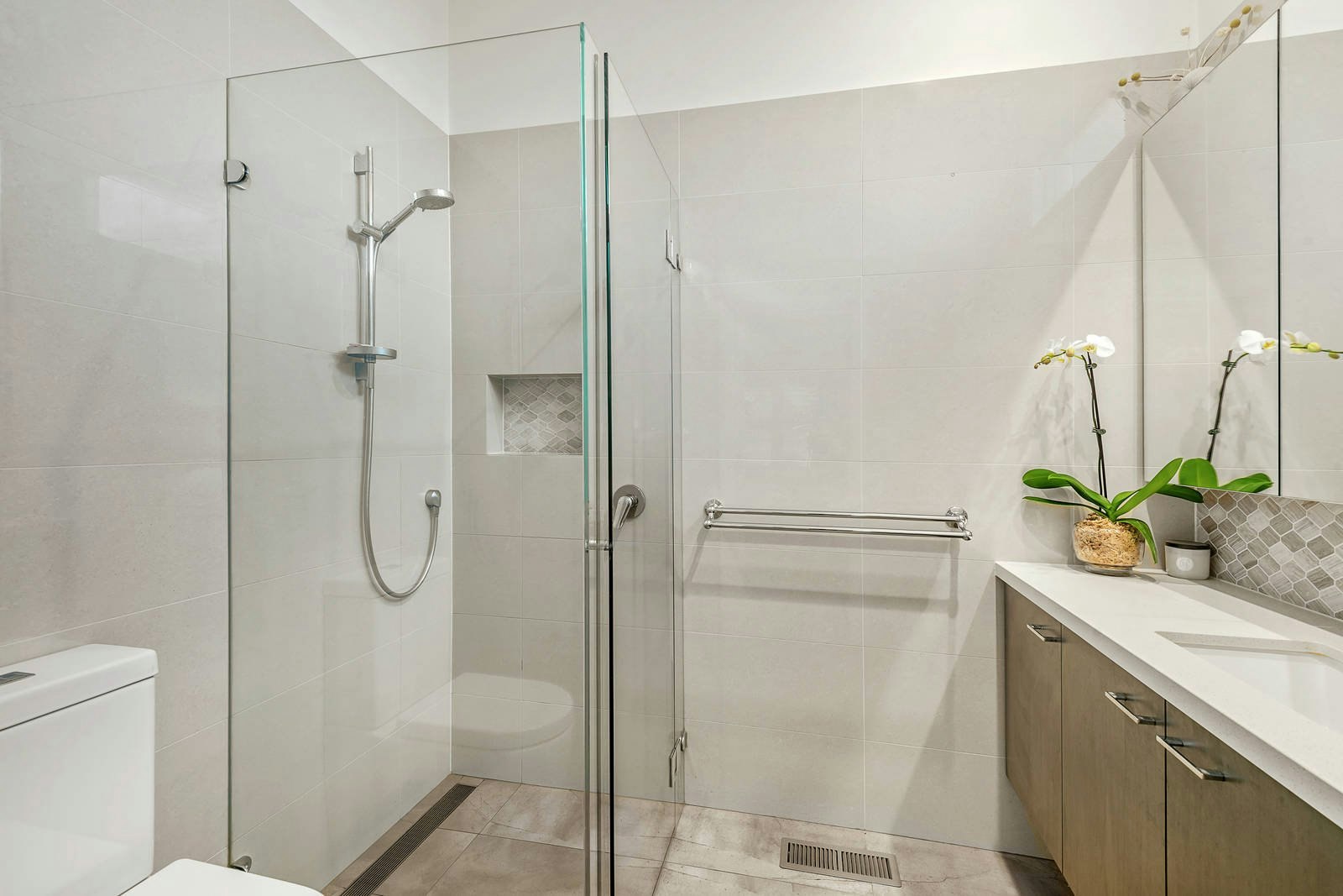 18 Arundel Crescent, Surrey Hills, VIC