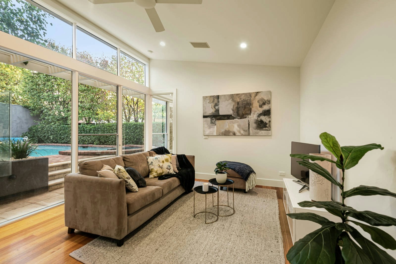 14 Torrington Place, Canterbury, VIC