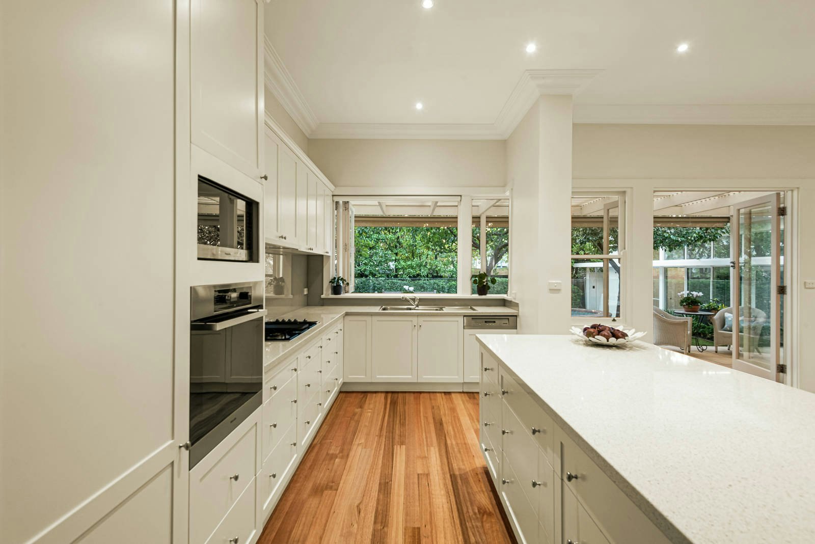 14 Torrington Place, Canterbury, VIC