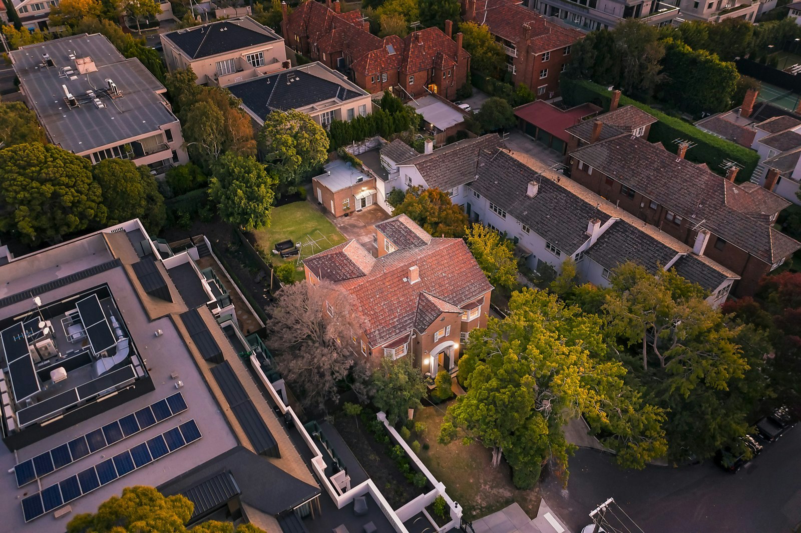 12 Lascelles Avenue, Toorak, VIC