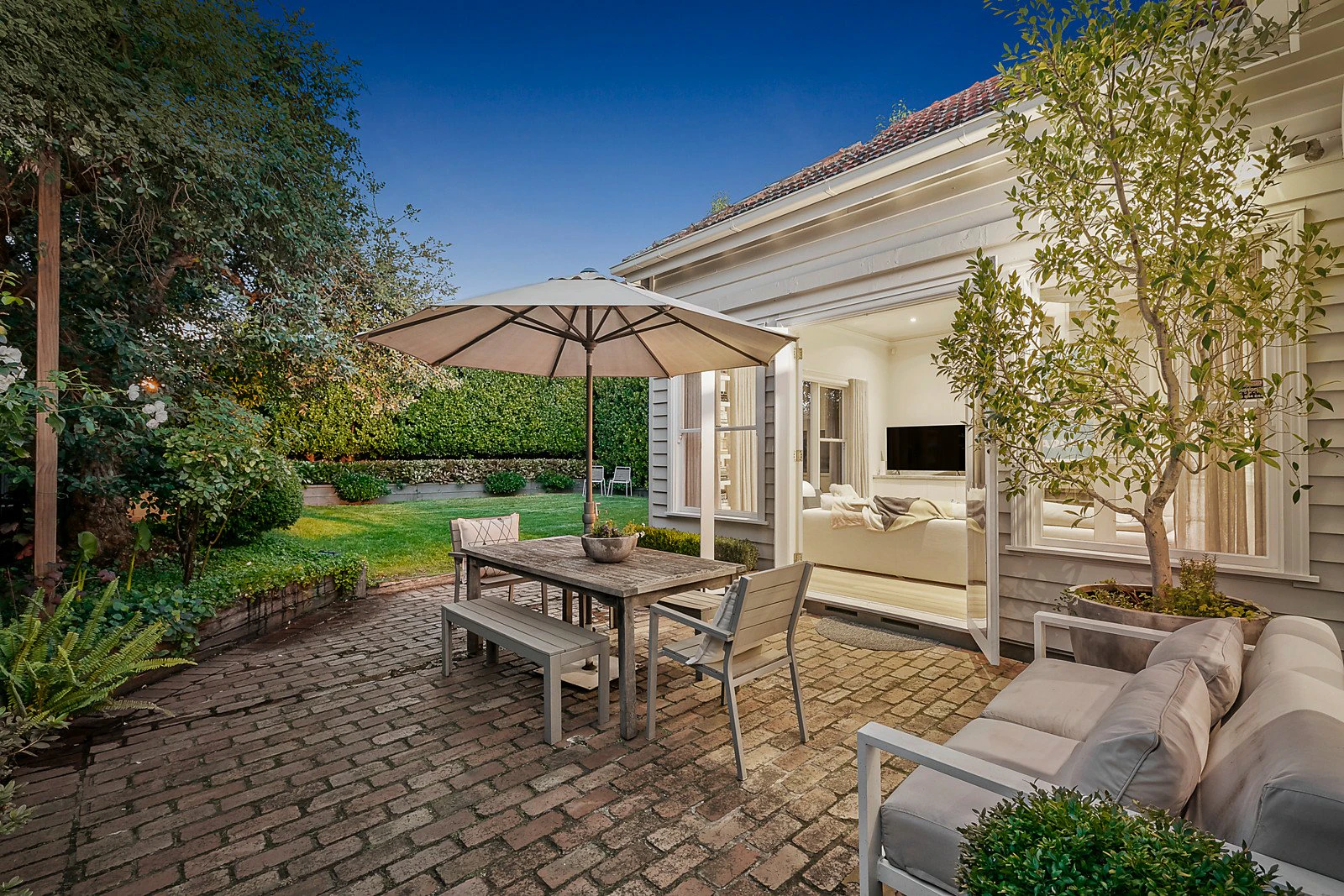 42 Victoria Road North, Malvern, VIC
