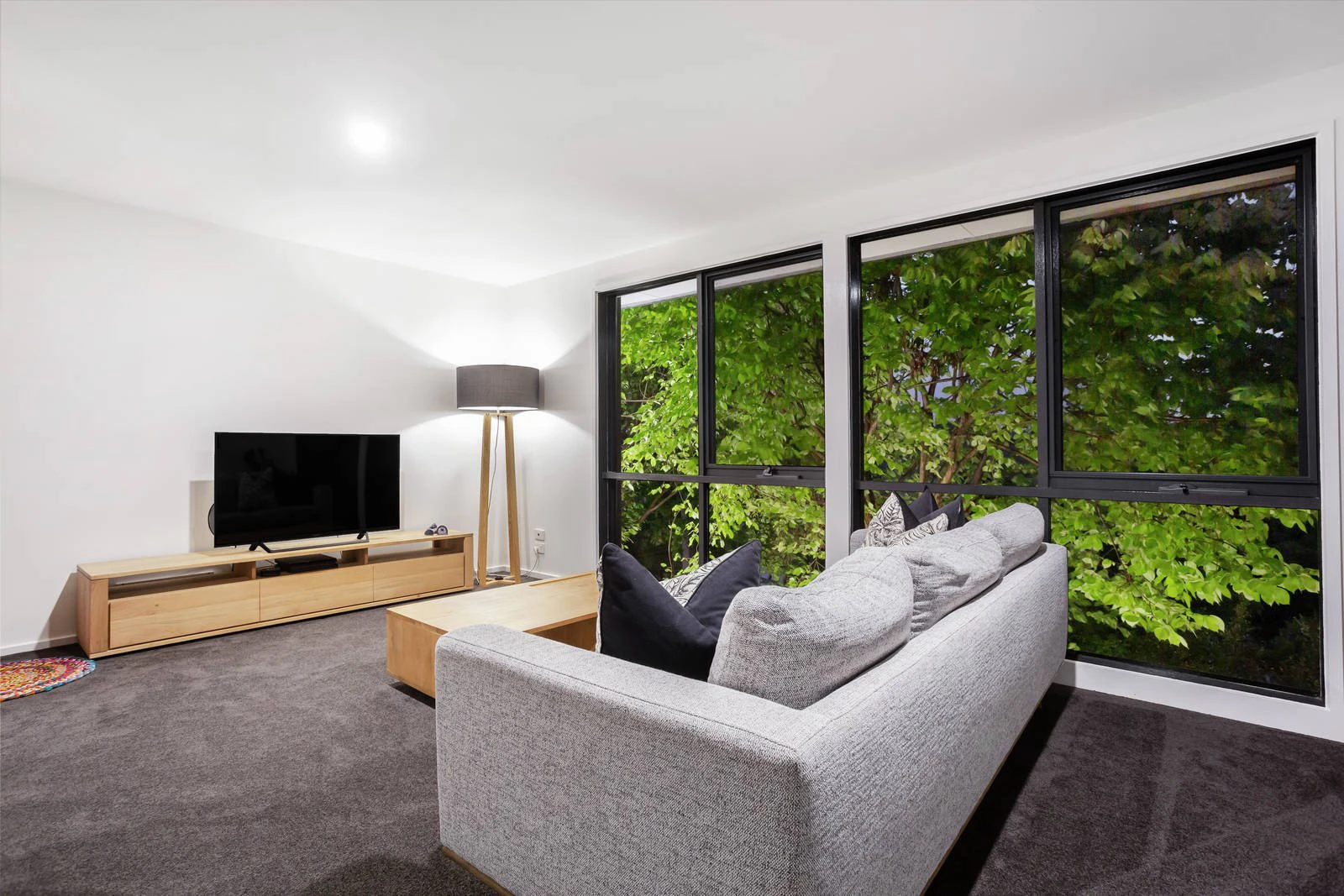 16 Jacaranda Crescent, Mornington, VIC