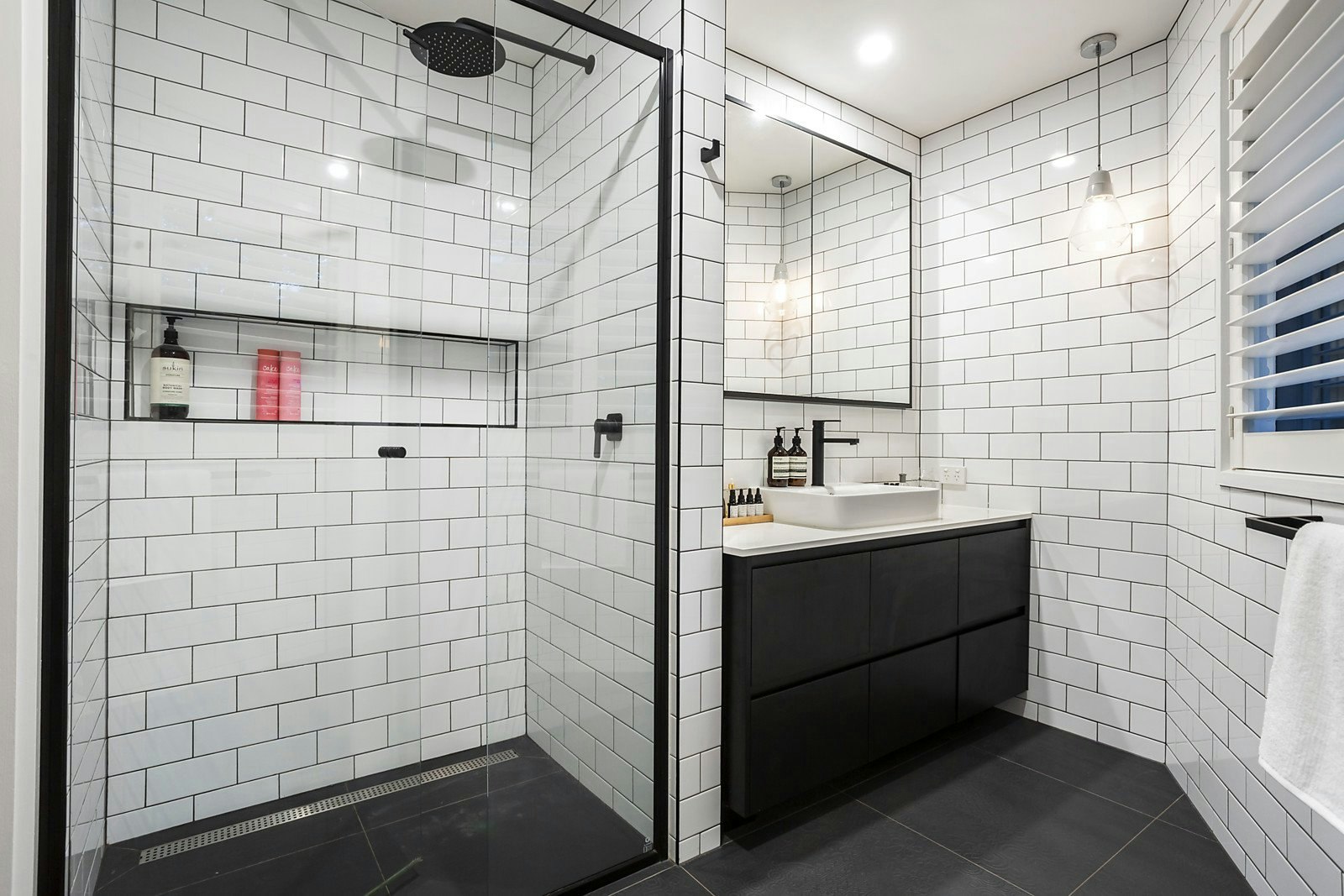 16 Jacaranda Crescent, Mornington, VIC