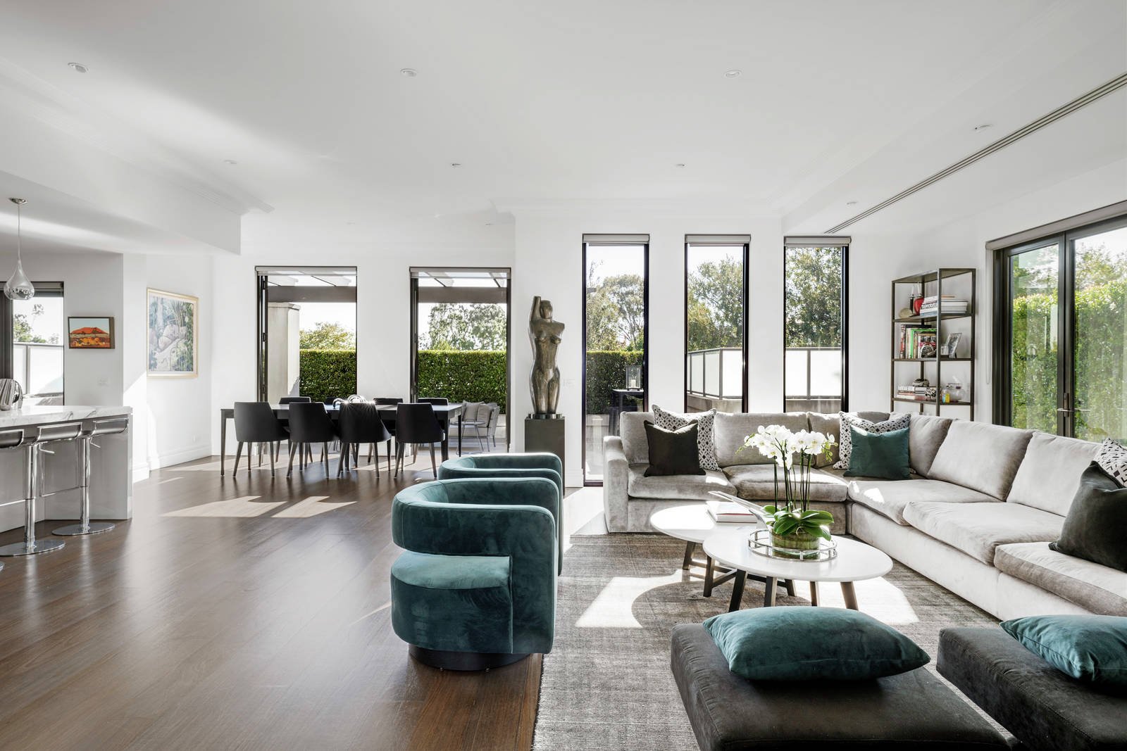 Penthouse, 103 Mathoura Road, Toorak - Thumbnail 2