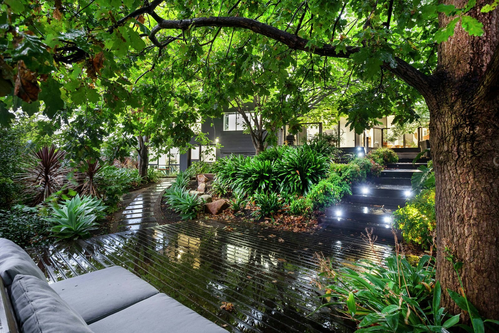 16 Jacaranda Crescent, Mornington, VIC