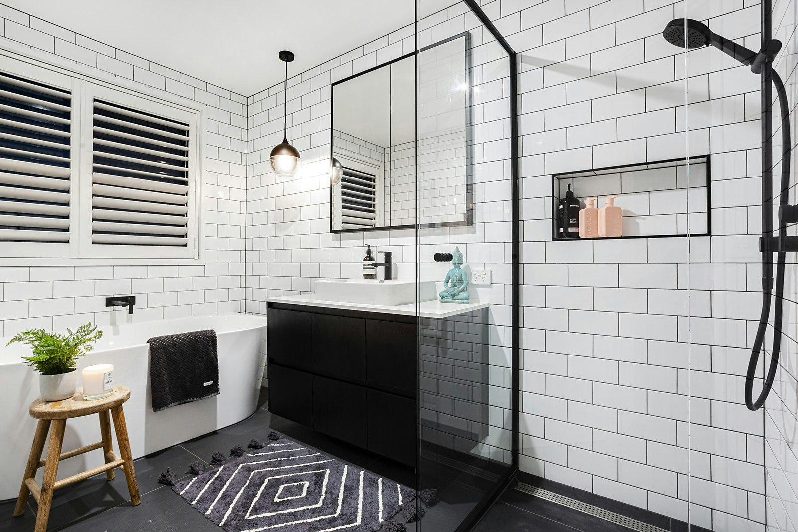 16 Jacaranda Crescent, Mornington, VIC