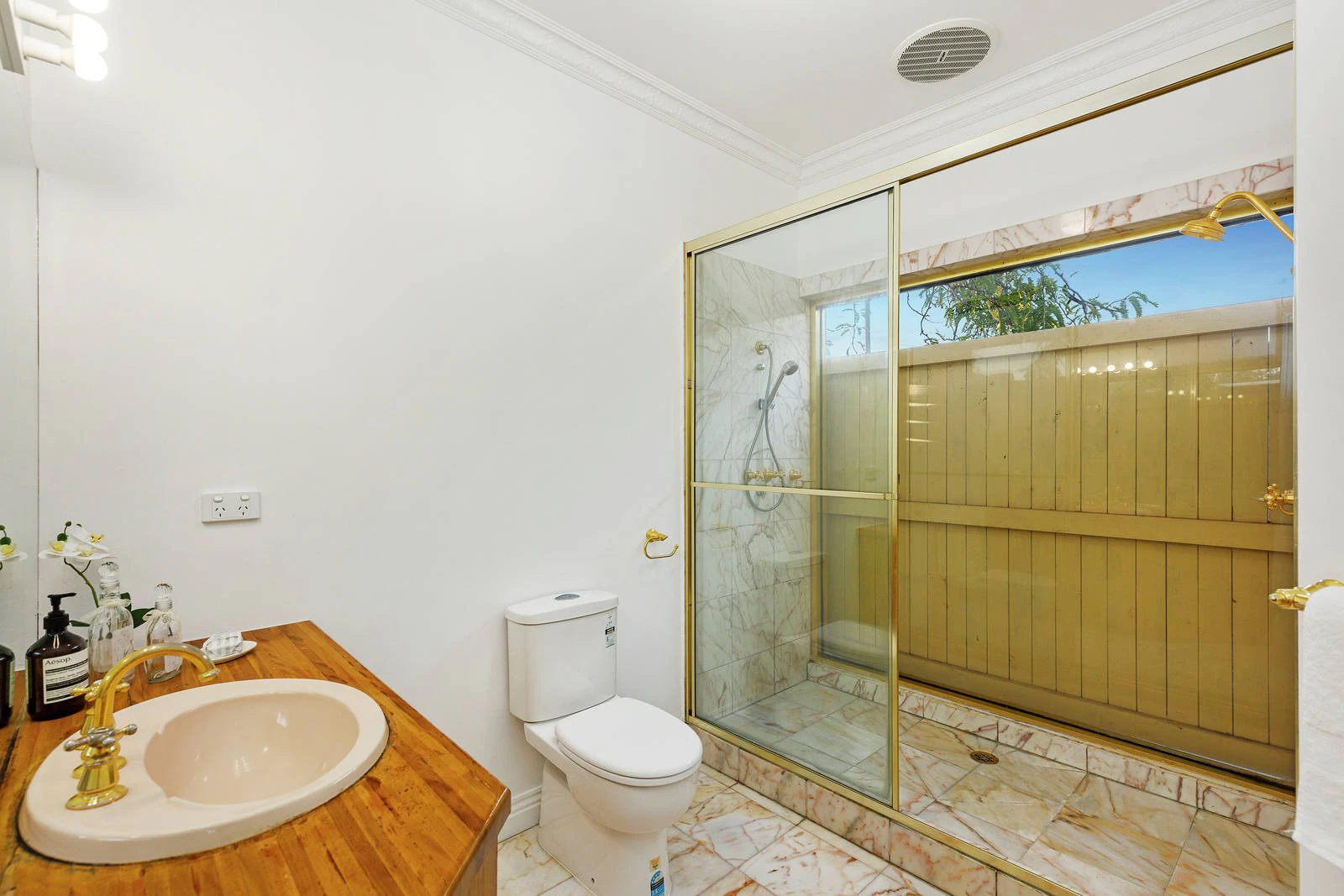 2/14 Yerrin Street, Balwyn, VIC