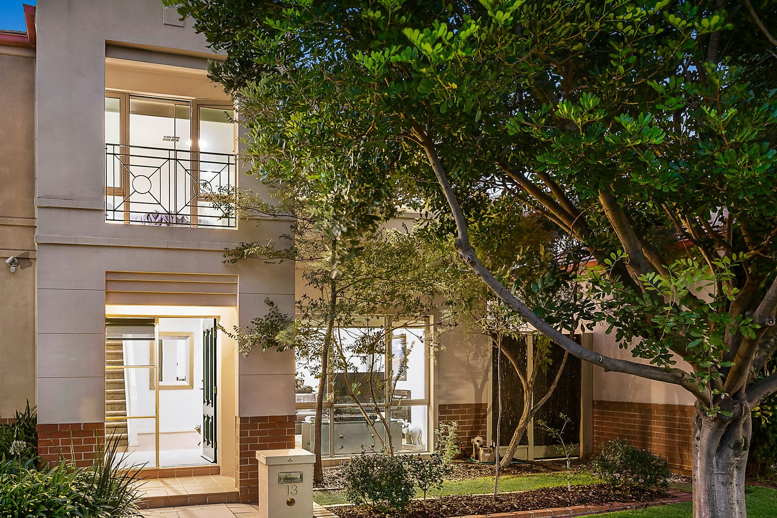 13 Canberra Parade, Port Melbourne, VIC