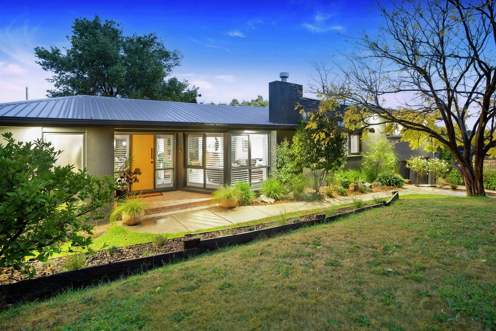 16 Jacaranda Crescent, Mornington, VIC