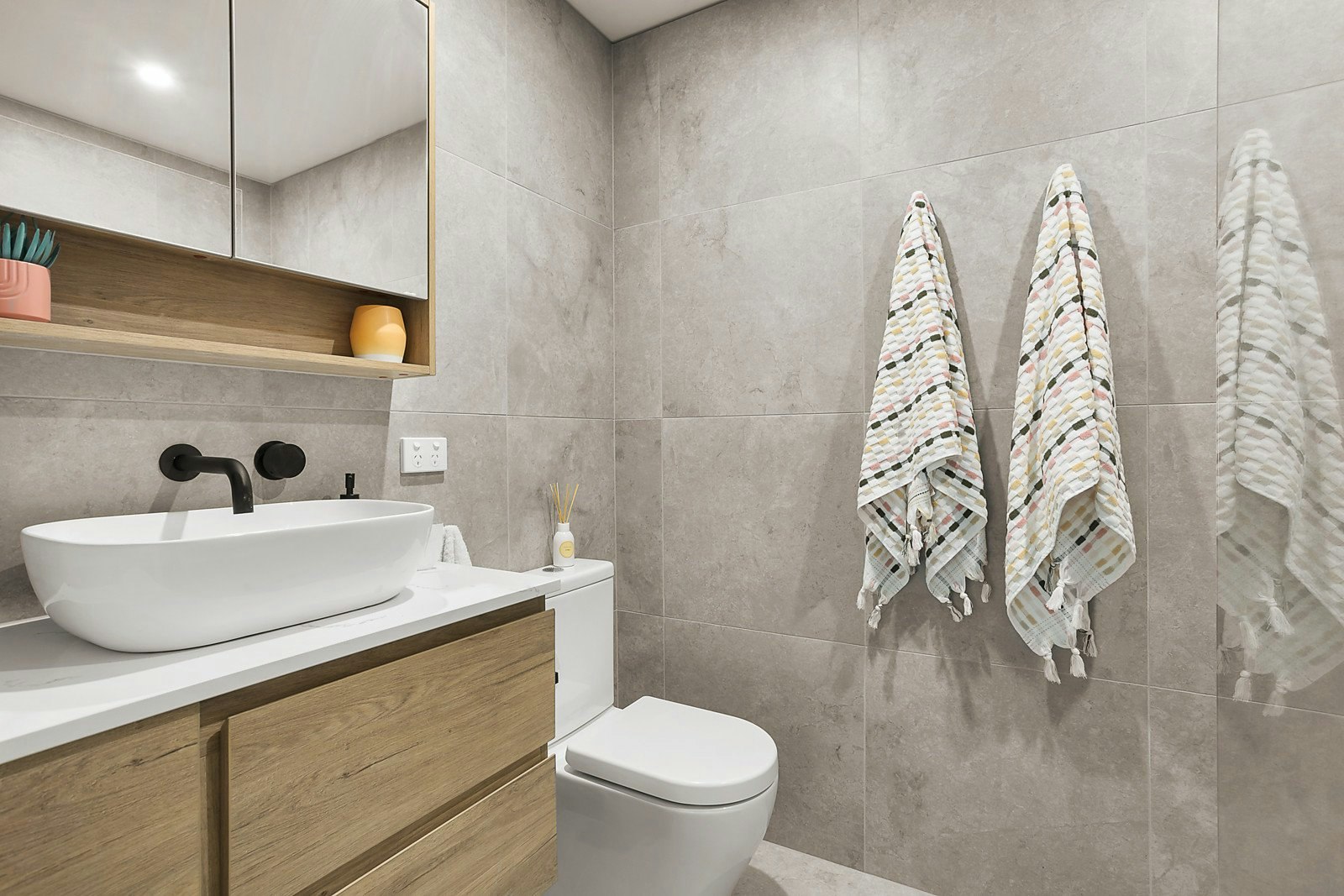 1/25 Grace Street, Mont Albert, VIC