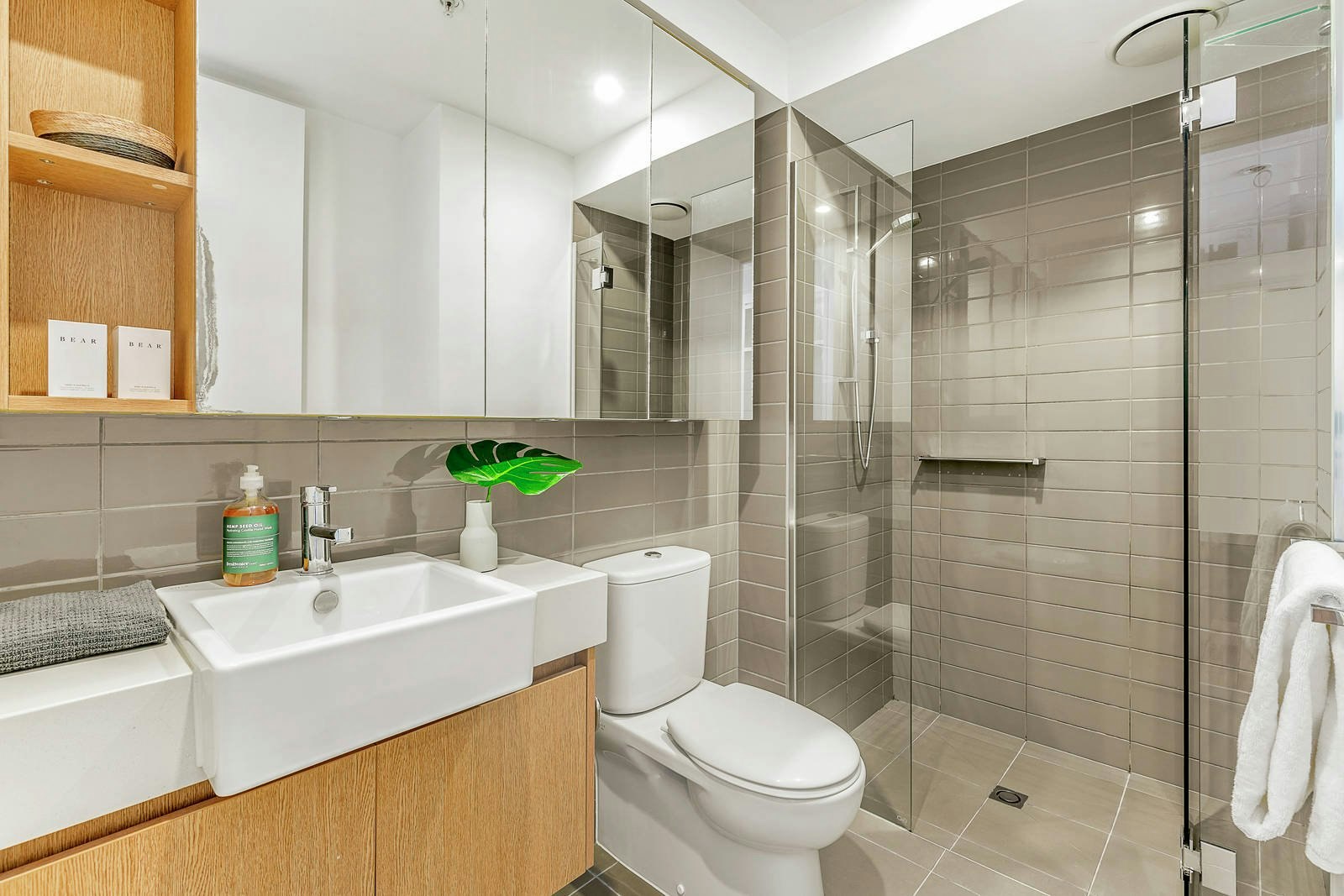 207/101 Bay Street, Port Melbourne, VIC