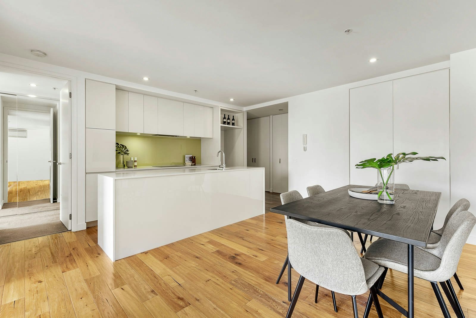 207/101 Bay Street, Port Melbourne, VIC