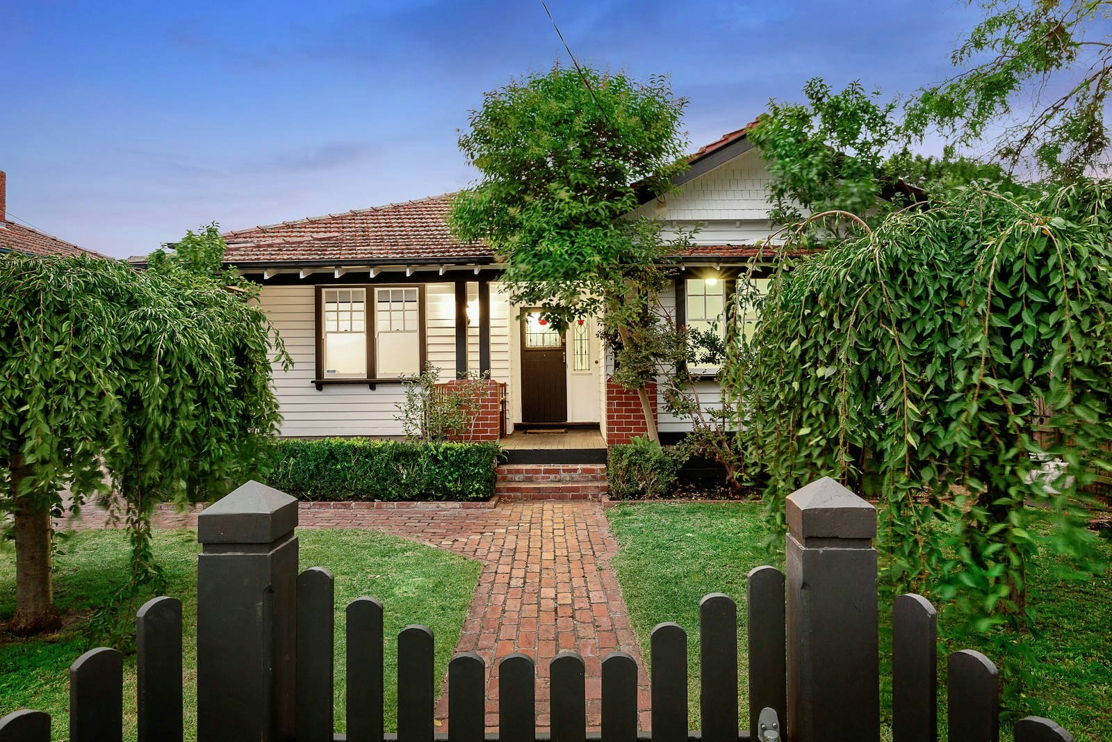 27 Highbury Avenue, Hampton East, VIC