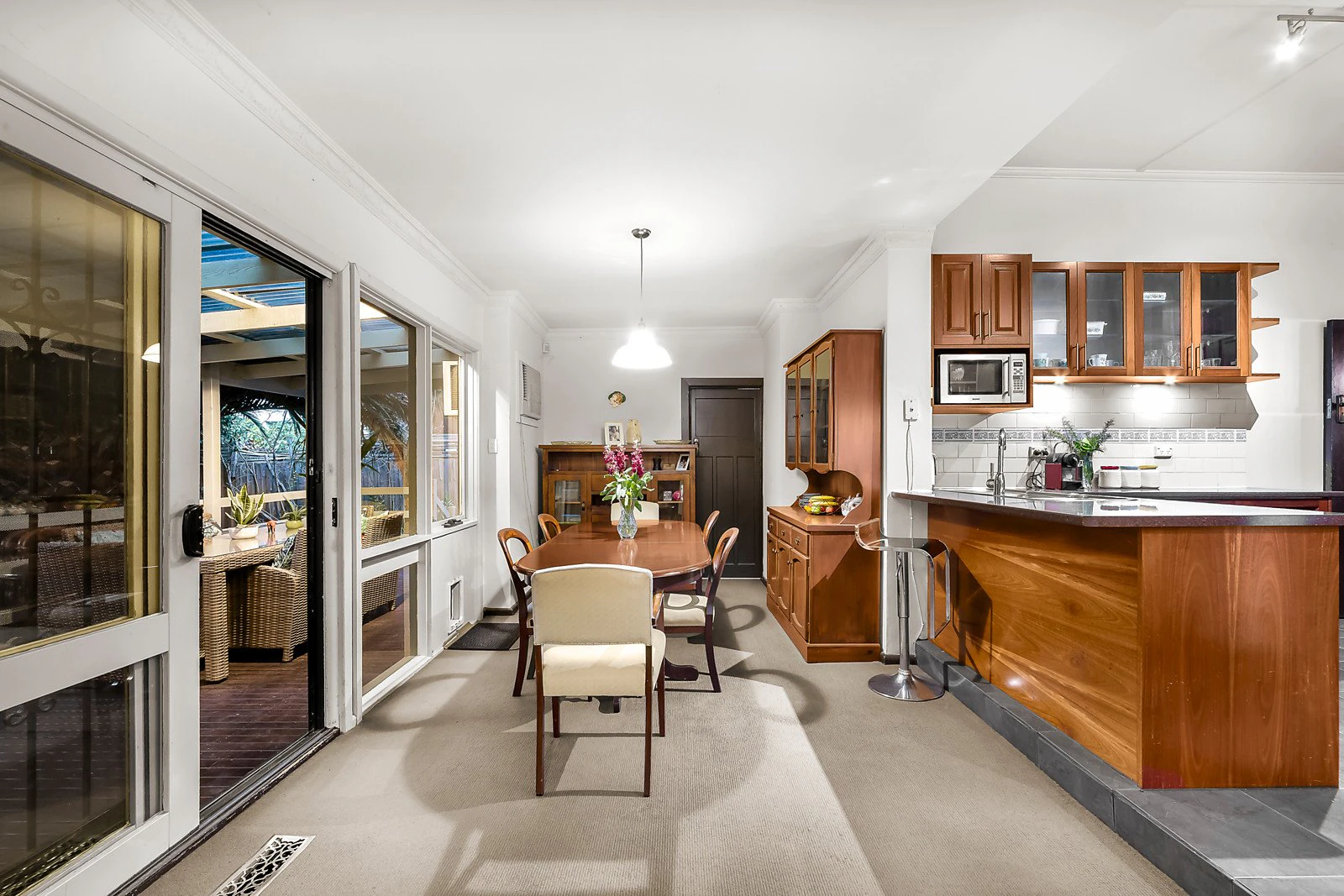 4 Oak Grove, Malvern East, VIC