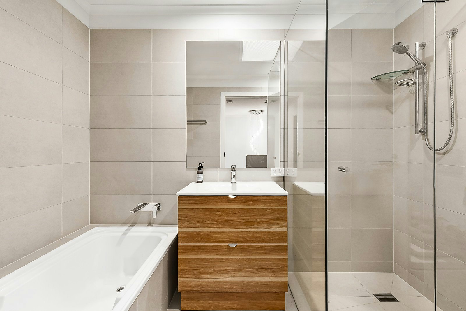 13 Canberra Parade, Port Melbourne, VIC