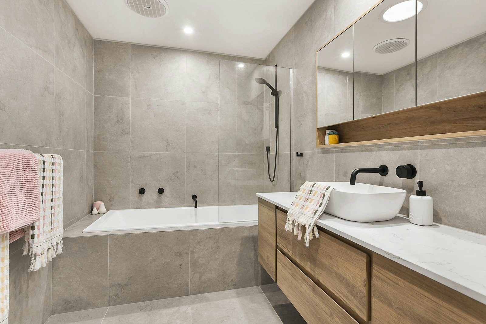 1/25 Grace Street, Mont Albert, VIC