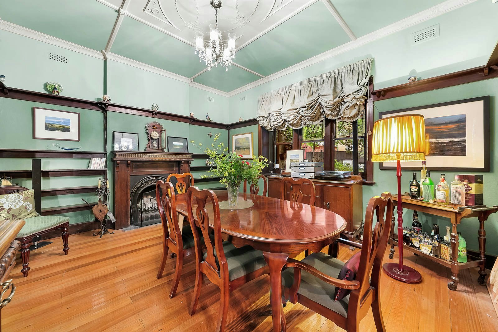 4 Oak Grove, Malvern East, VIC