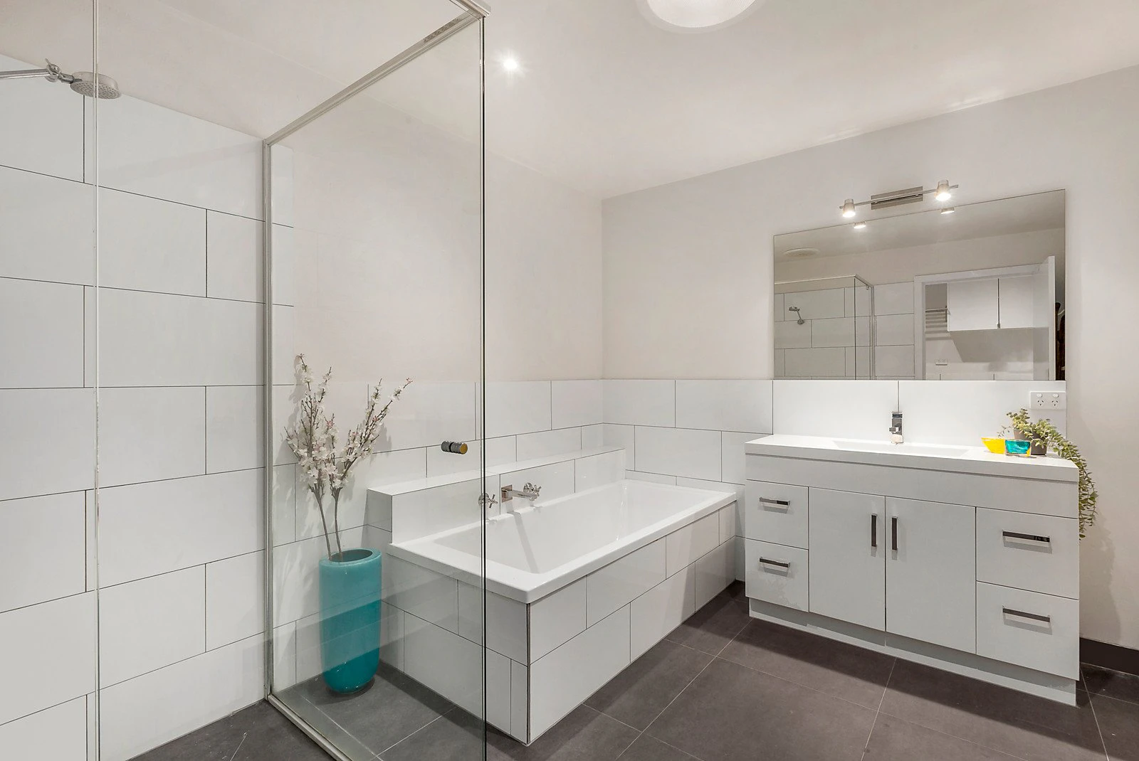 14 Yertchuk Avenue, Ashwood, VIC